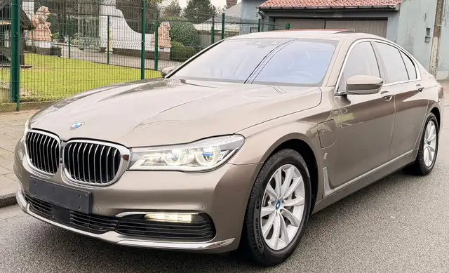 BMW 740 740e iPerformance