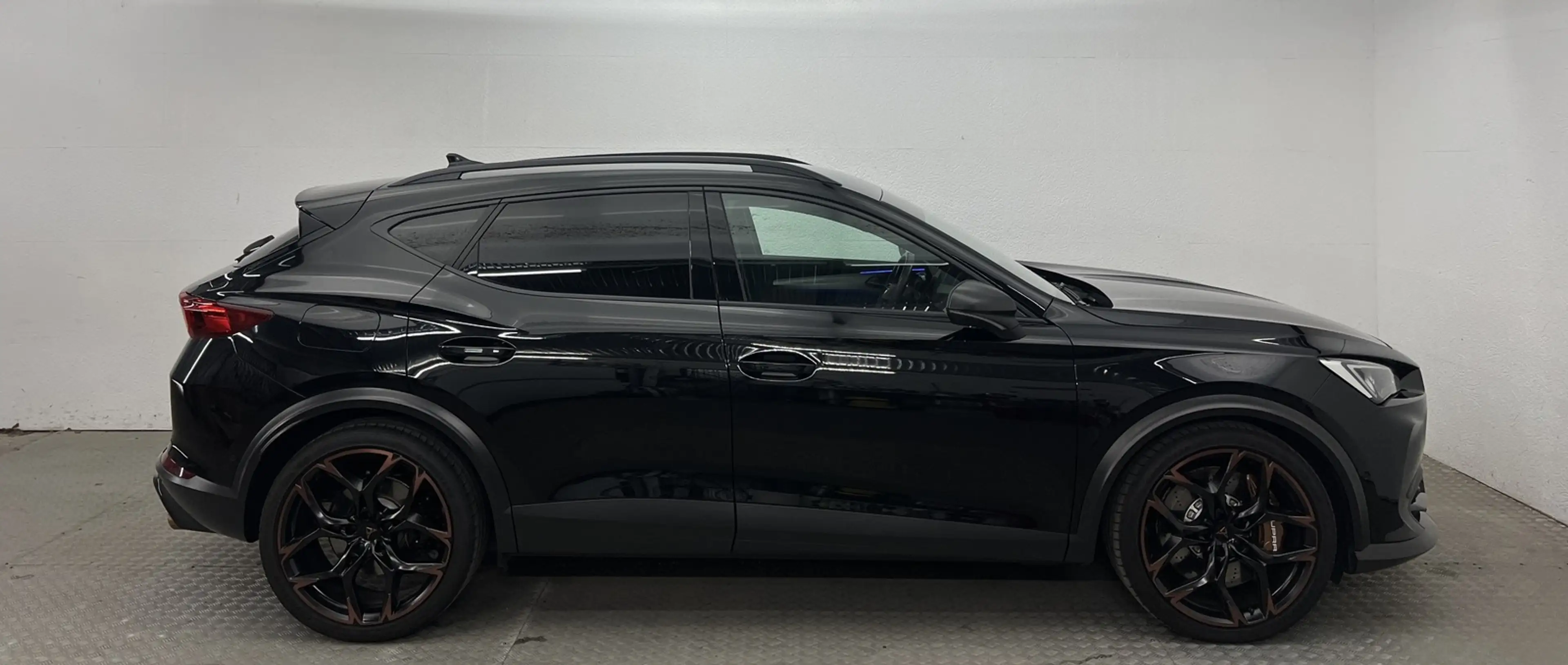 CUPRA Formentor VZ5 2.5 TSI 4D CARBON+SCHALE+360+BEATS — photo 5