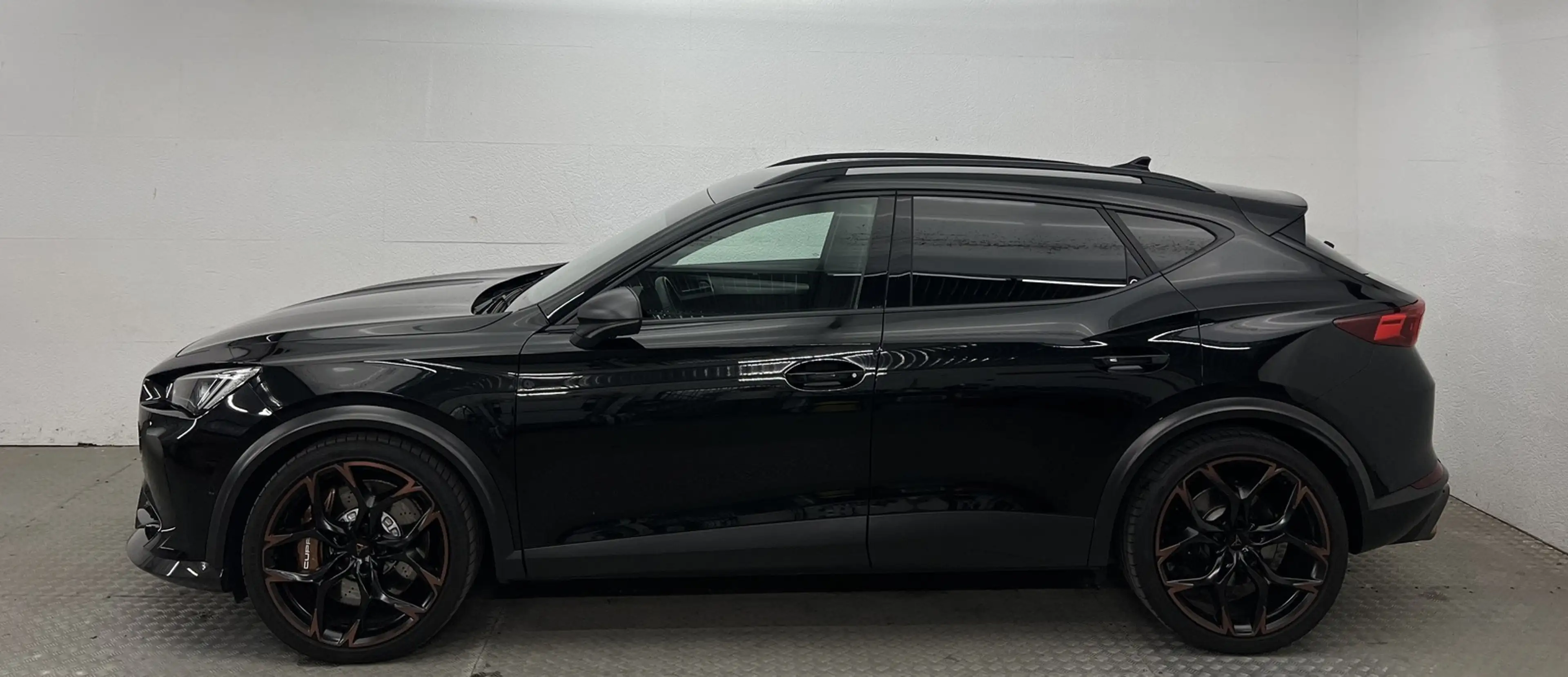 CUPRA Formentor VZ5 2.5 TSI 4D CARBON+SCHALE+360+BEATS — photo 2