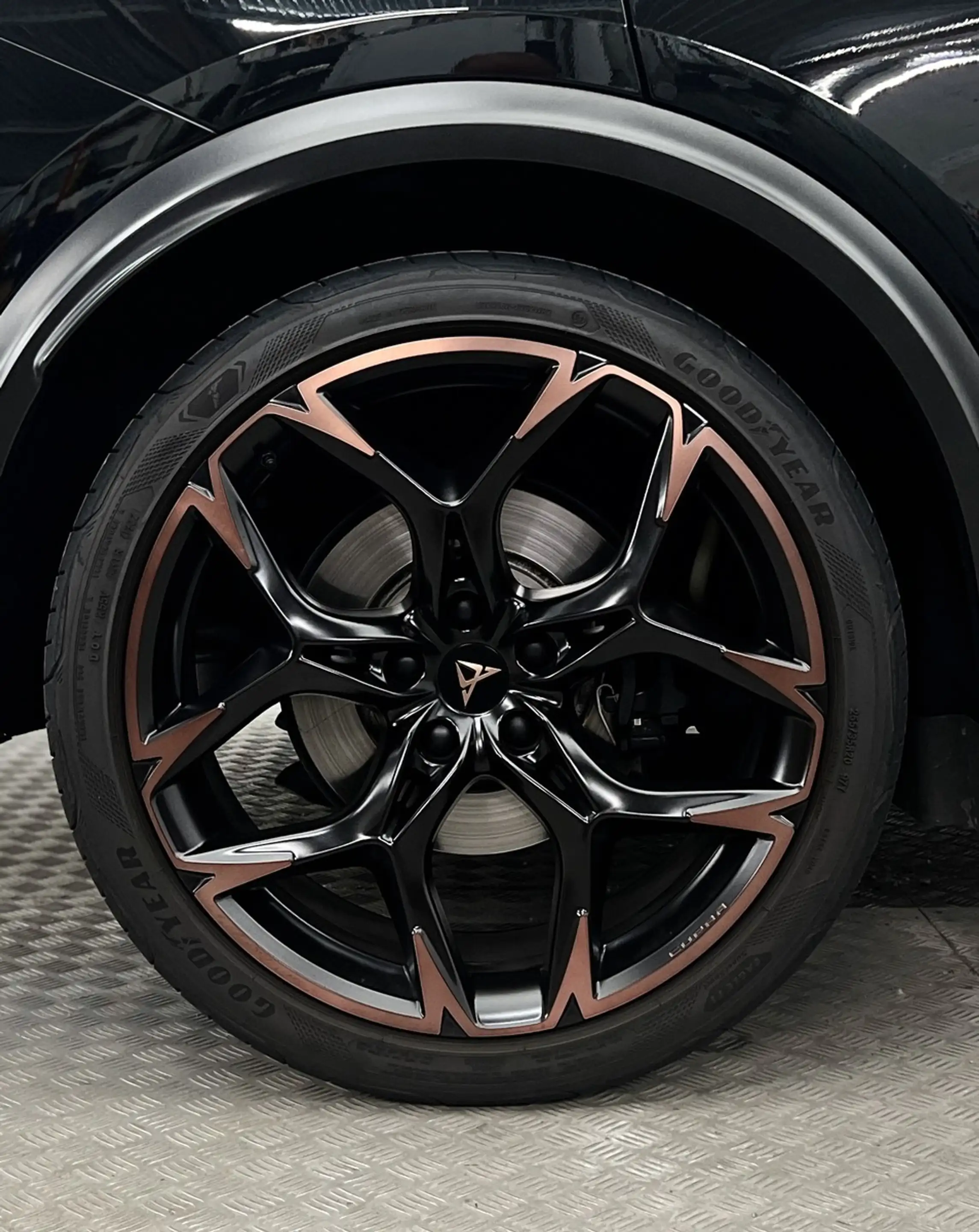 CUPRA Formentor VZ5 2.5 TSI 4D CARBON+SCHALE+360+BEATS — photo 10