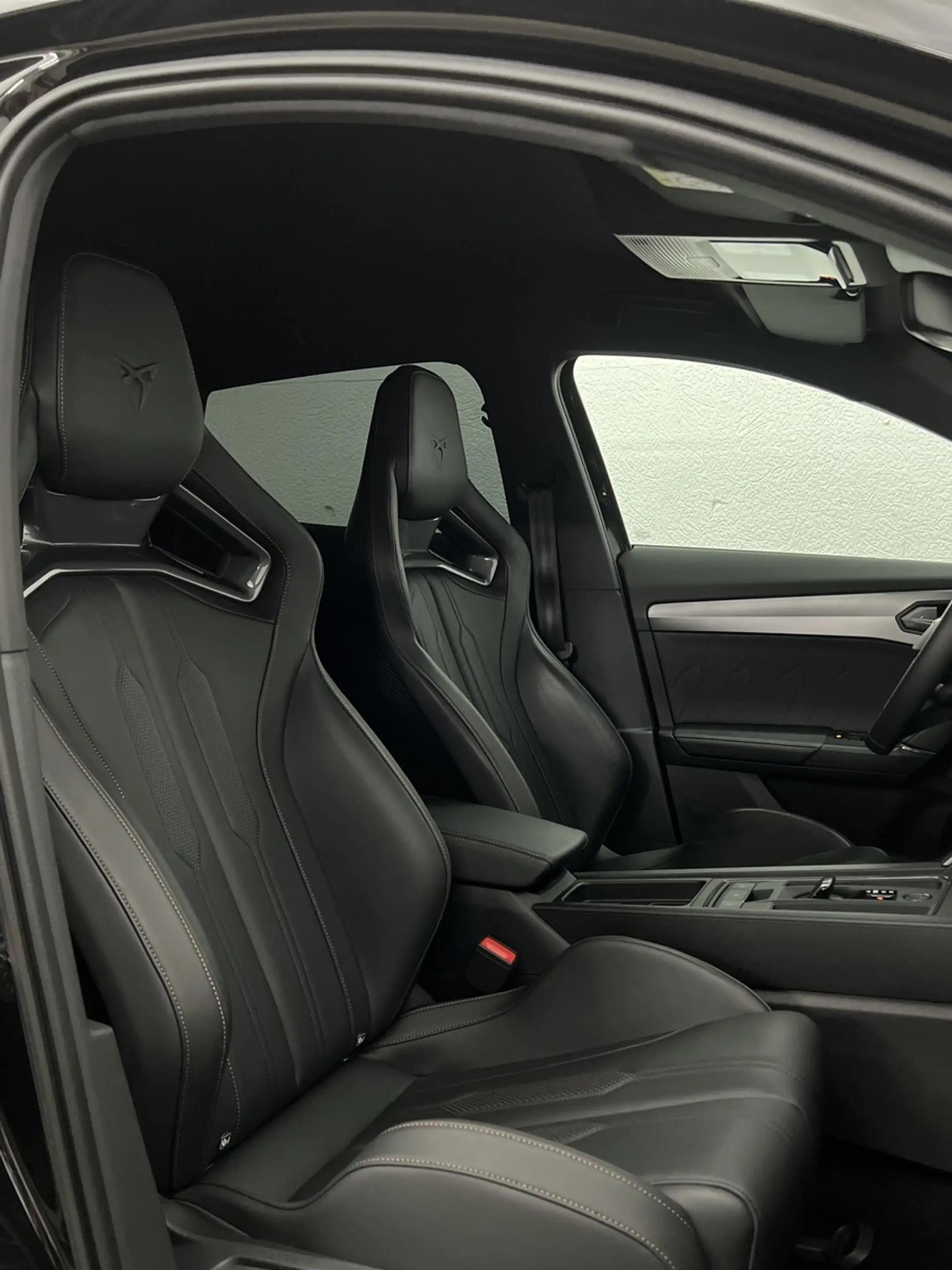 CUPRA Formentor VZ5 2.5 TSI 4D CARBON+SCHALE+360+BEATS — photo 8