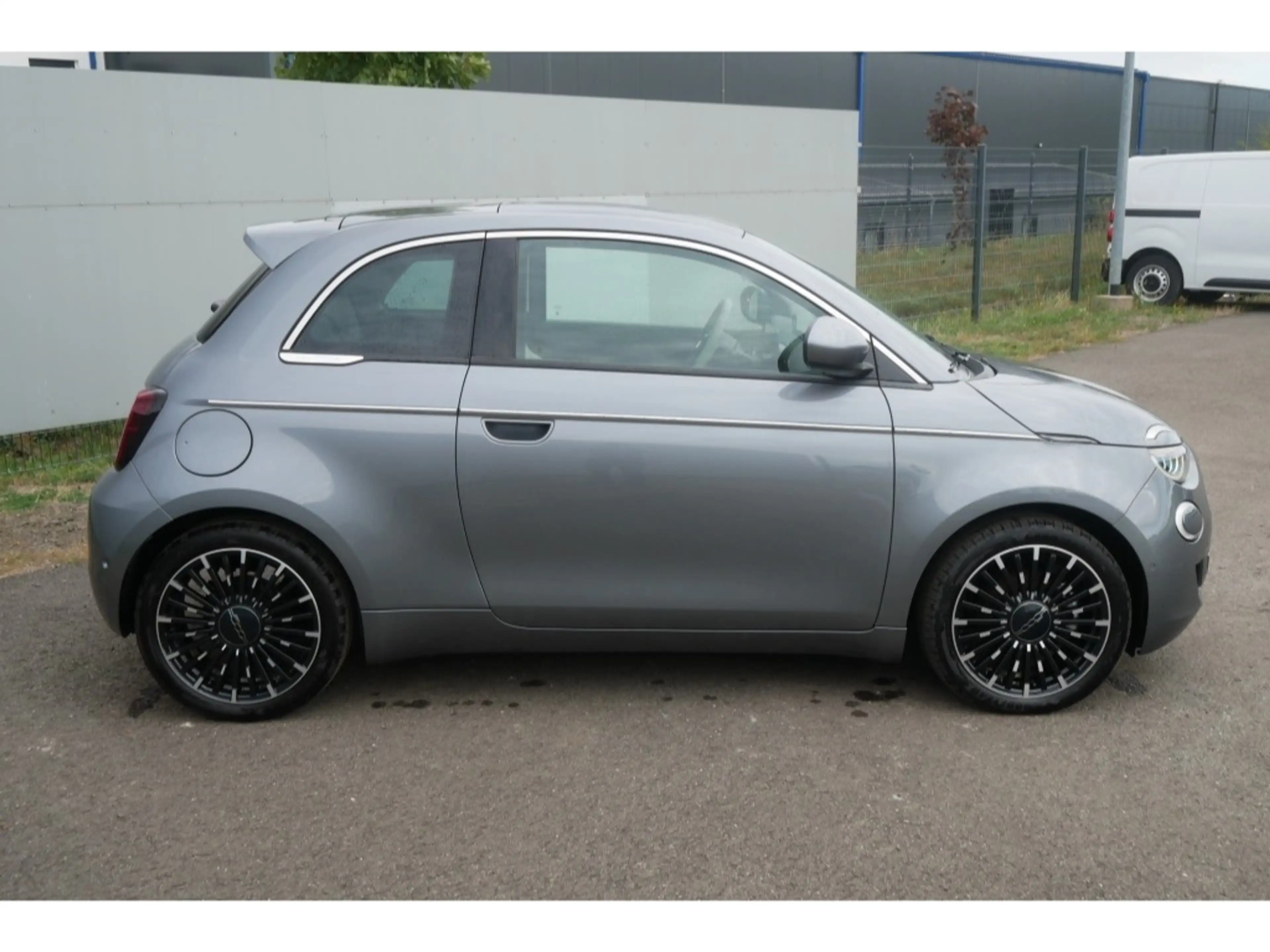 Fiat 500e BY BOCELLI AT 42 Kwh 118PS LED NAVI WINTER GLASDAC — photo 2