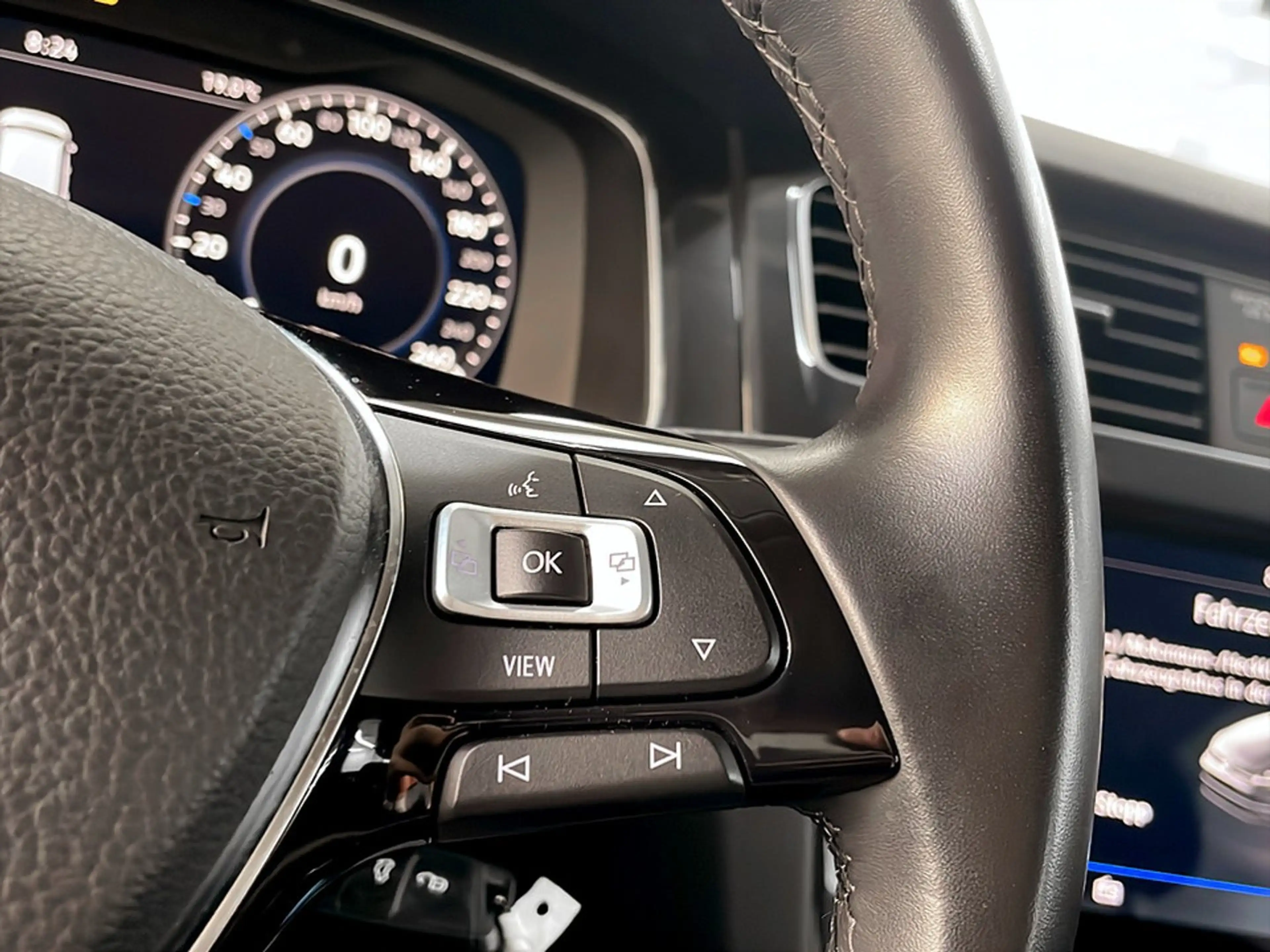 Volkswagen Golf Variant Rabbit TDI SCR DSG — photo 13