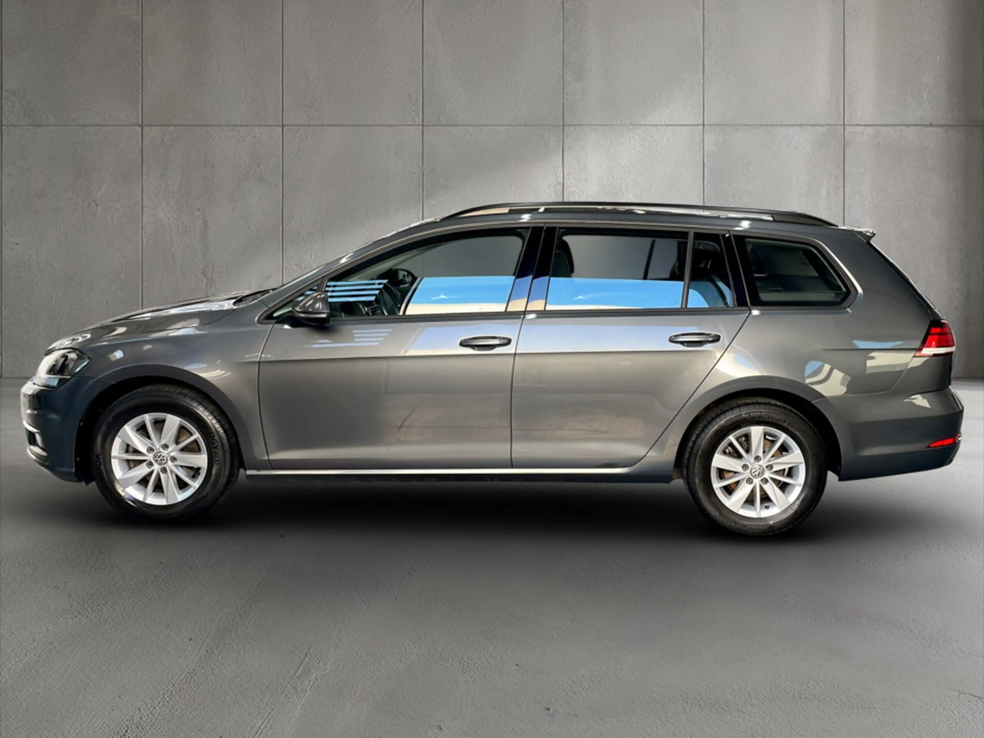 Volkswagen Golf Variant Rabbit TDI SCR DSG — photo 5