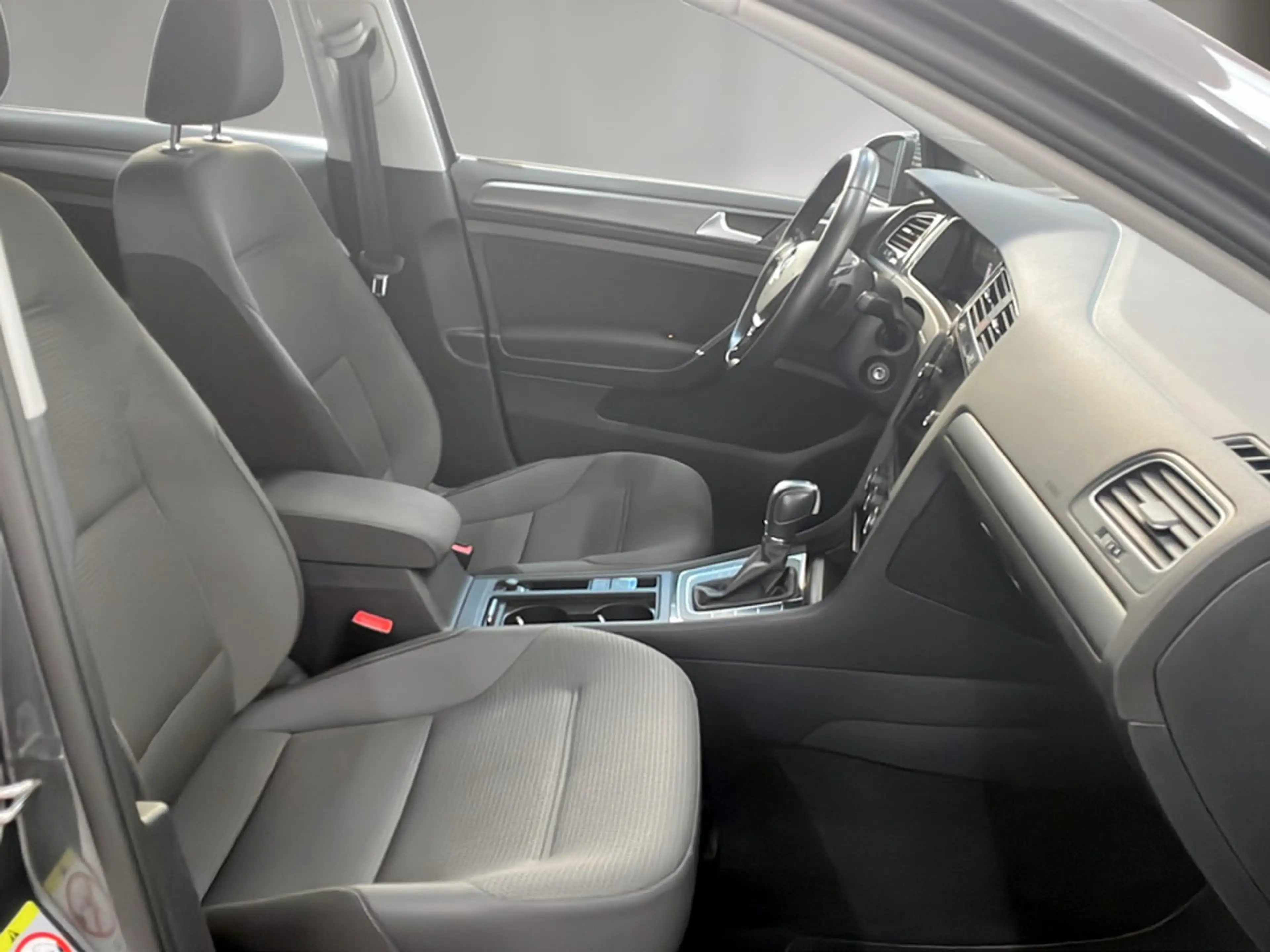 Volkswagen Golf Variant Rabbit TDI SCR DSG — photo 10