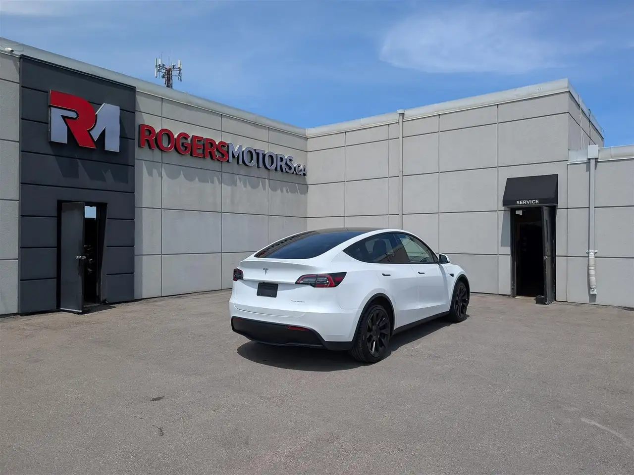 Tesla Model Y снимка Tesla Model Y