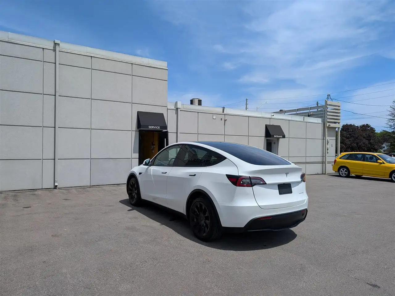 Tesla Model Y снимка Tesla Model Y