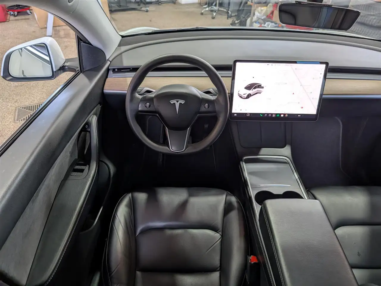 Tesla Model Y снимка Tesla Model Y