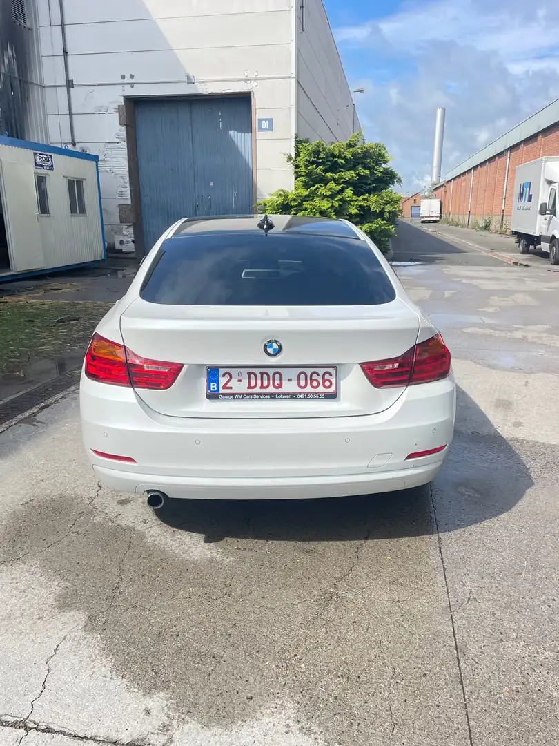 BMW 418 dA Blanc - 2