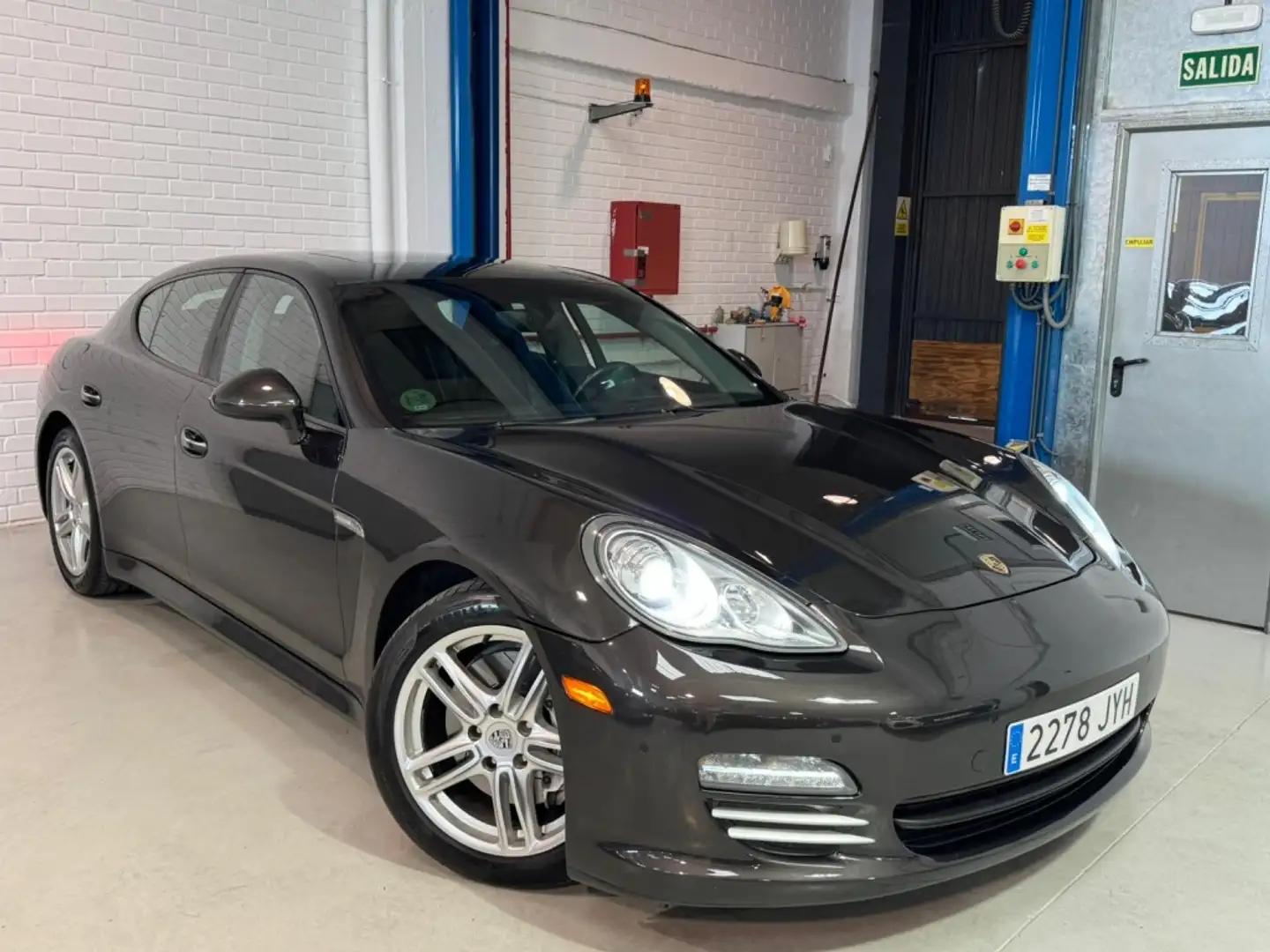 Porsche Panamera 4 Aut. Marrón - 2