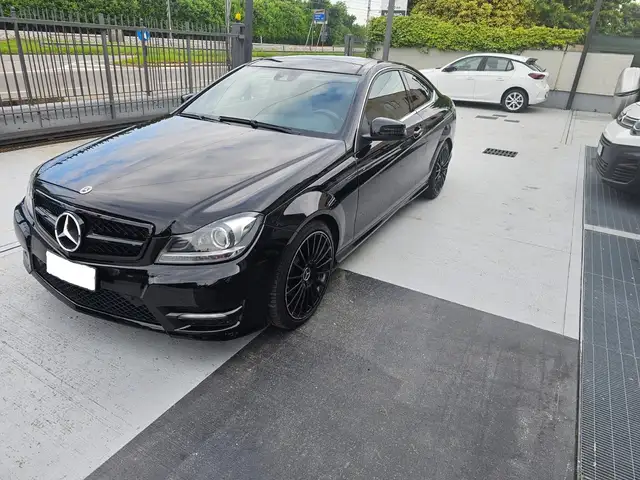 Mercedes-Benz C 250 C Coupe 250 (be) auto
