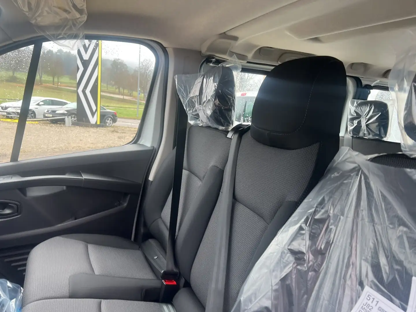 Renault Trafic Pkw Authentic Blue dCi 110 9-Sitze Weiß - 2