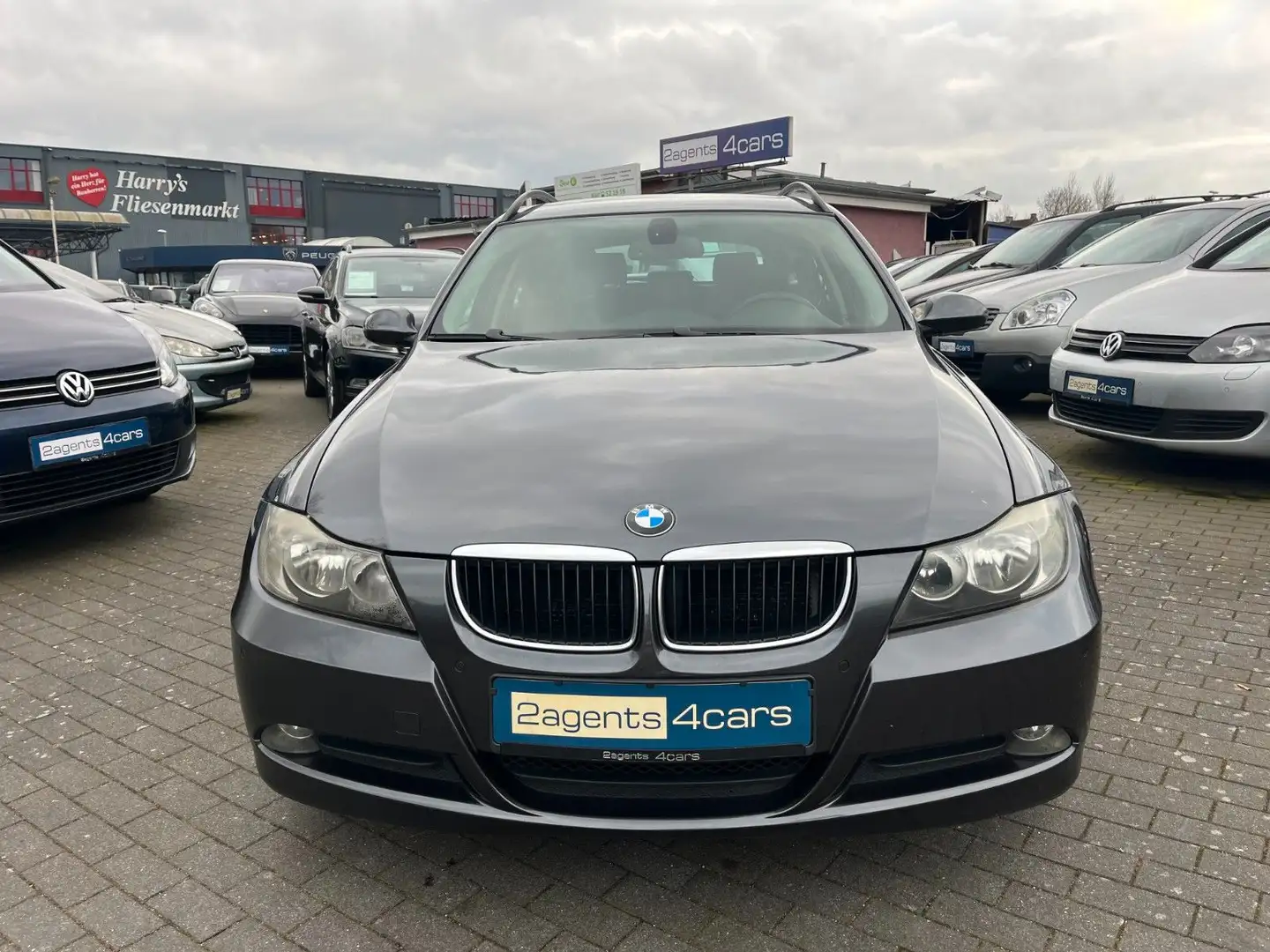 BMW 318 3Touring318i°Garantie°Navi°PDC°SHZ°Panorama-Dach Grau - 2