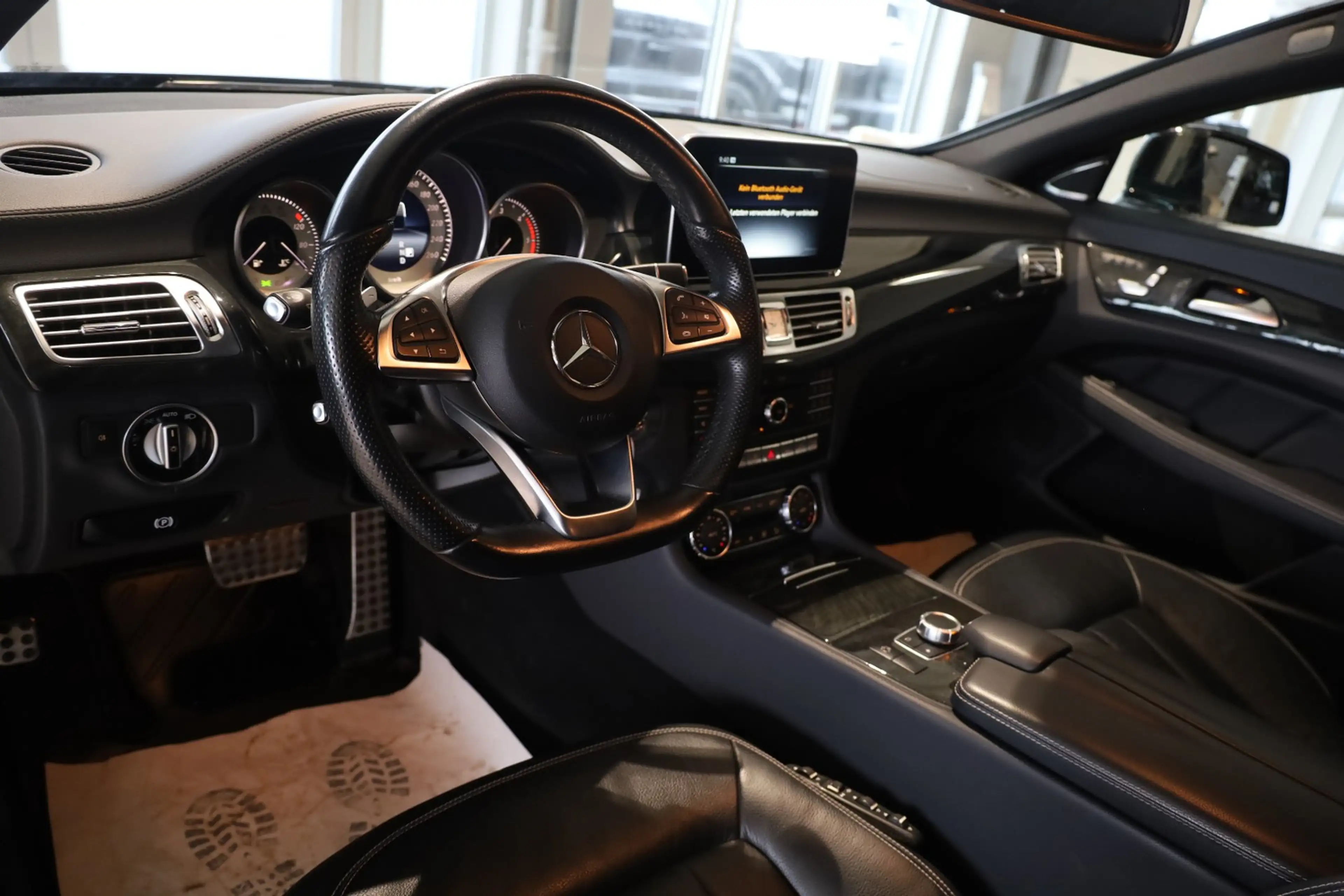 Mercedes-Benz CLS 350 d 4Matic Sport-Paket* AMG-Line — photo 17