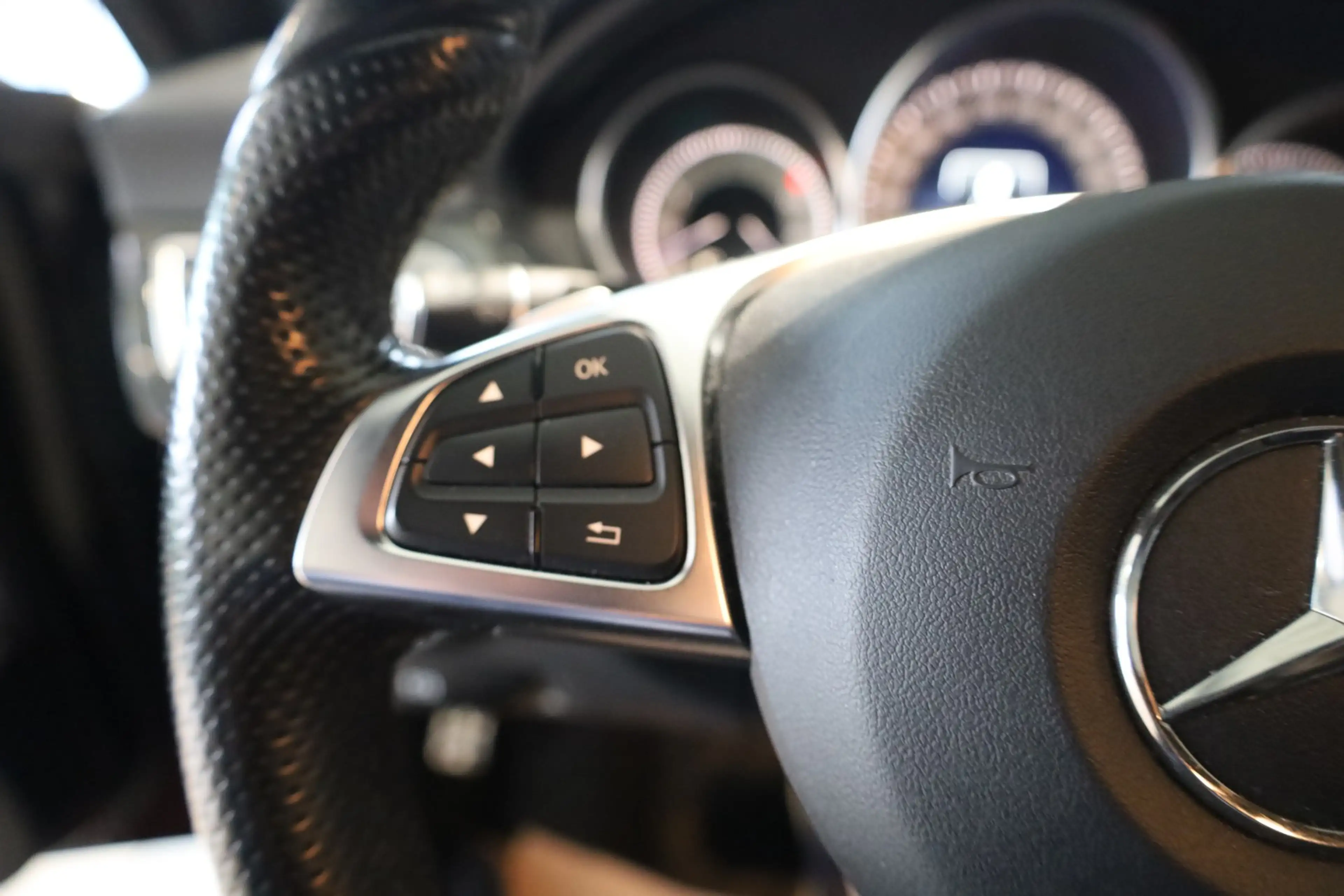 Mercedes-Benz CLS 350 d 4Matic Sport-Paket* AMG-Line — photo 22