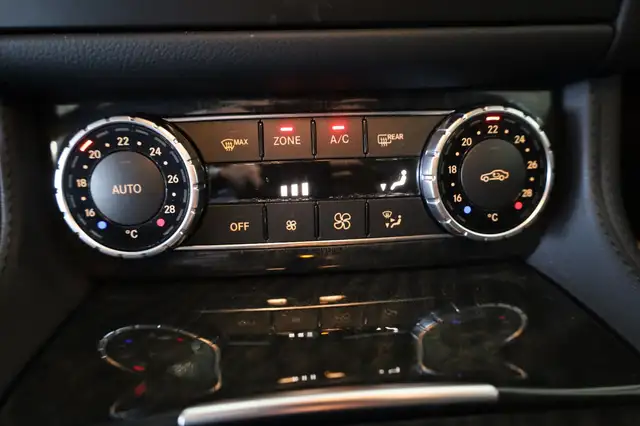 Mercedes-Benz CLS view 29
