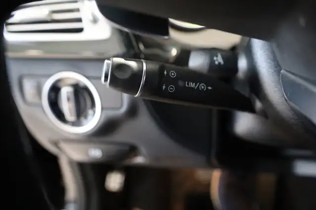Mercedes-Benz CLS view 24