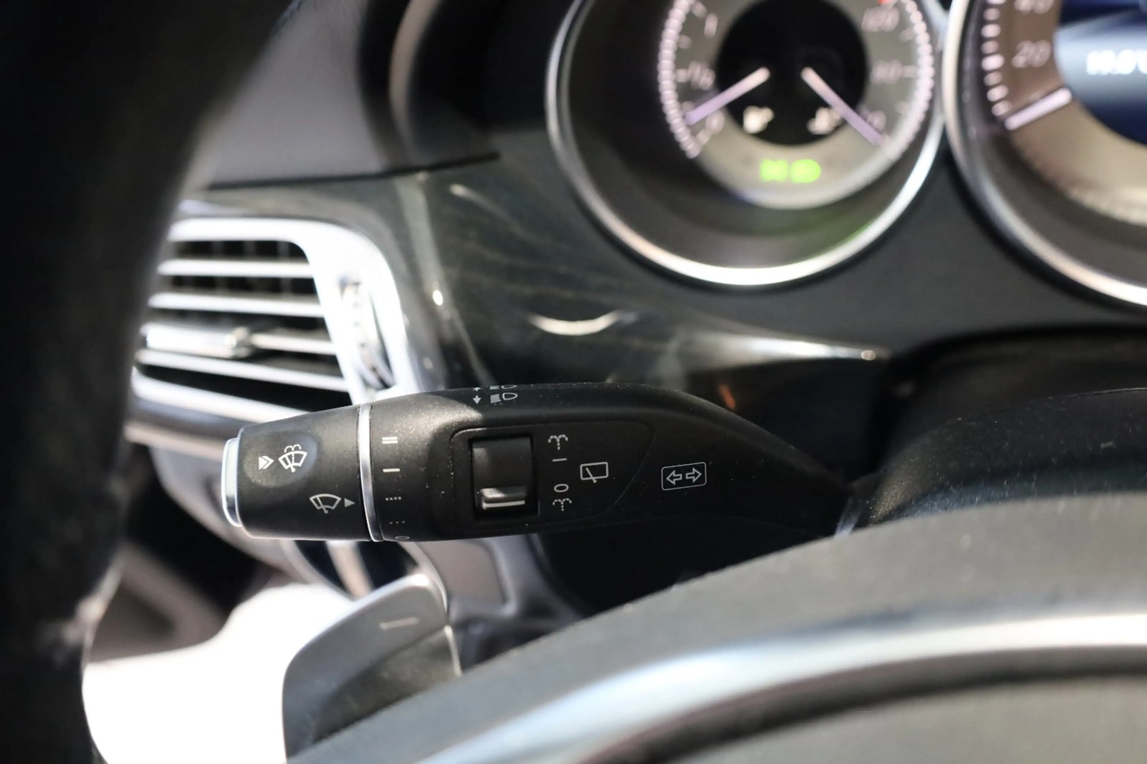 Mercedes-Benz CLS 350 d 4Matic Sport-Paket* AMG-Line — photo 25