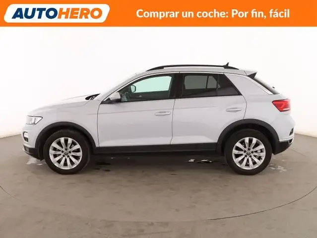 Volkswagen T-Roc view 3