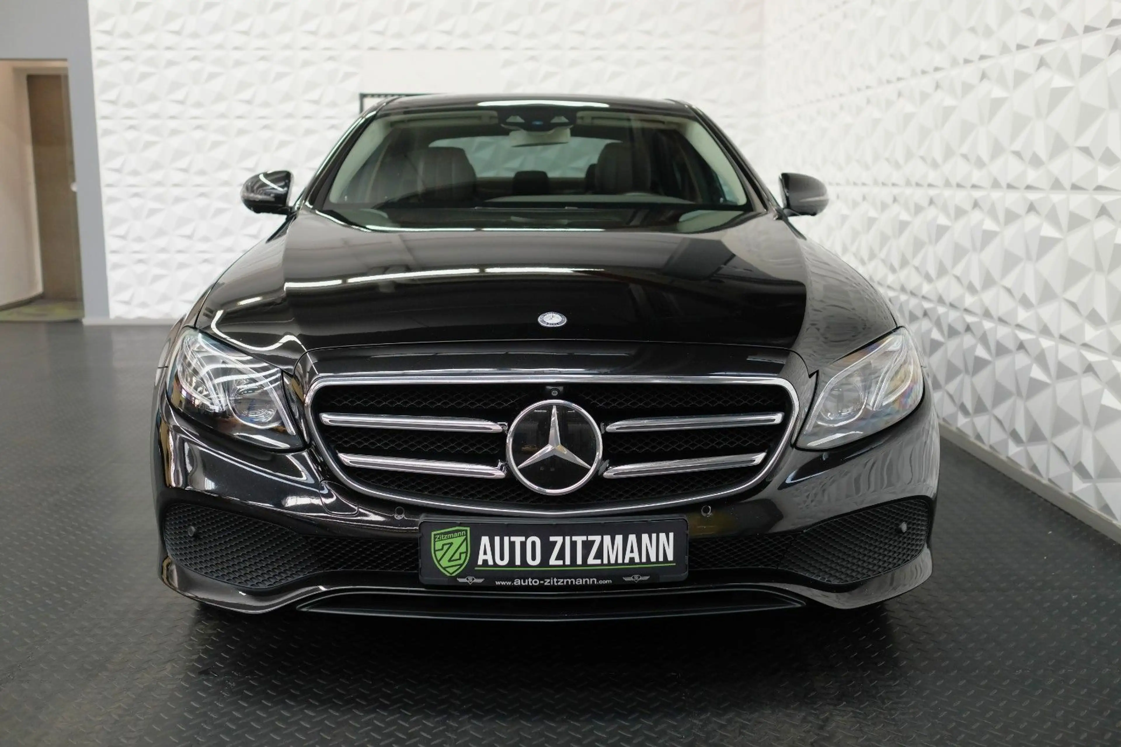 Mercedes-Benz E 400 E400 4Matic Avantgarde/MBEAM/MASSAGE/PANO/BURMES — photo 2
