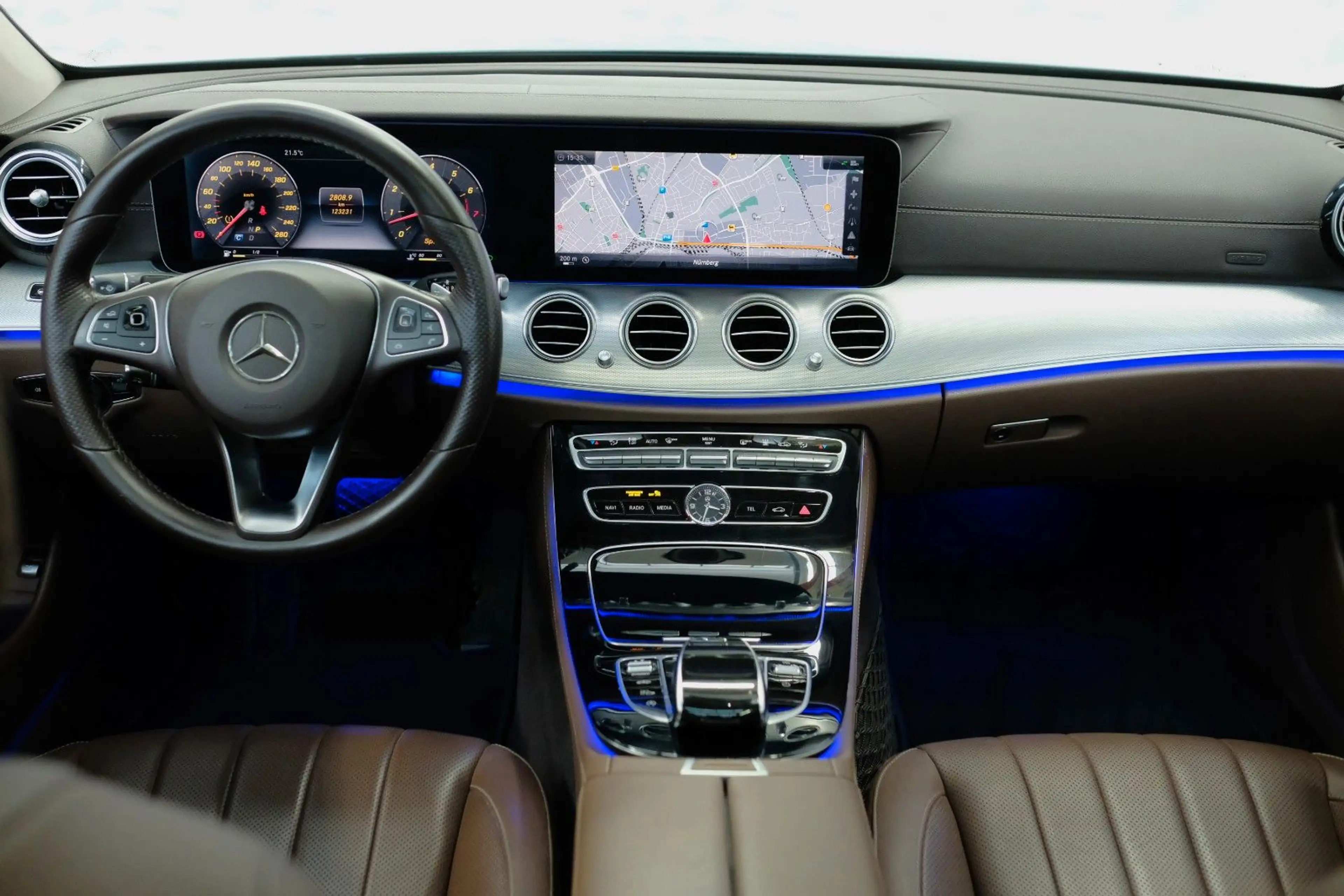 Mercedes-Benz E 400 E400 4Matic Avantgarde/MBEAM/MASSAGE/PANO/BURMES — photo 15