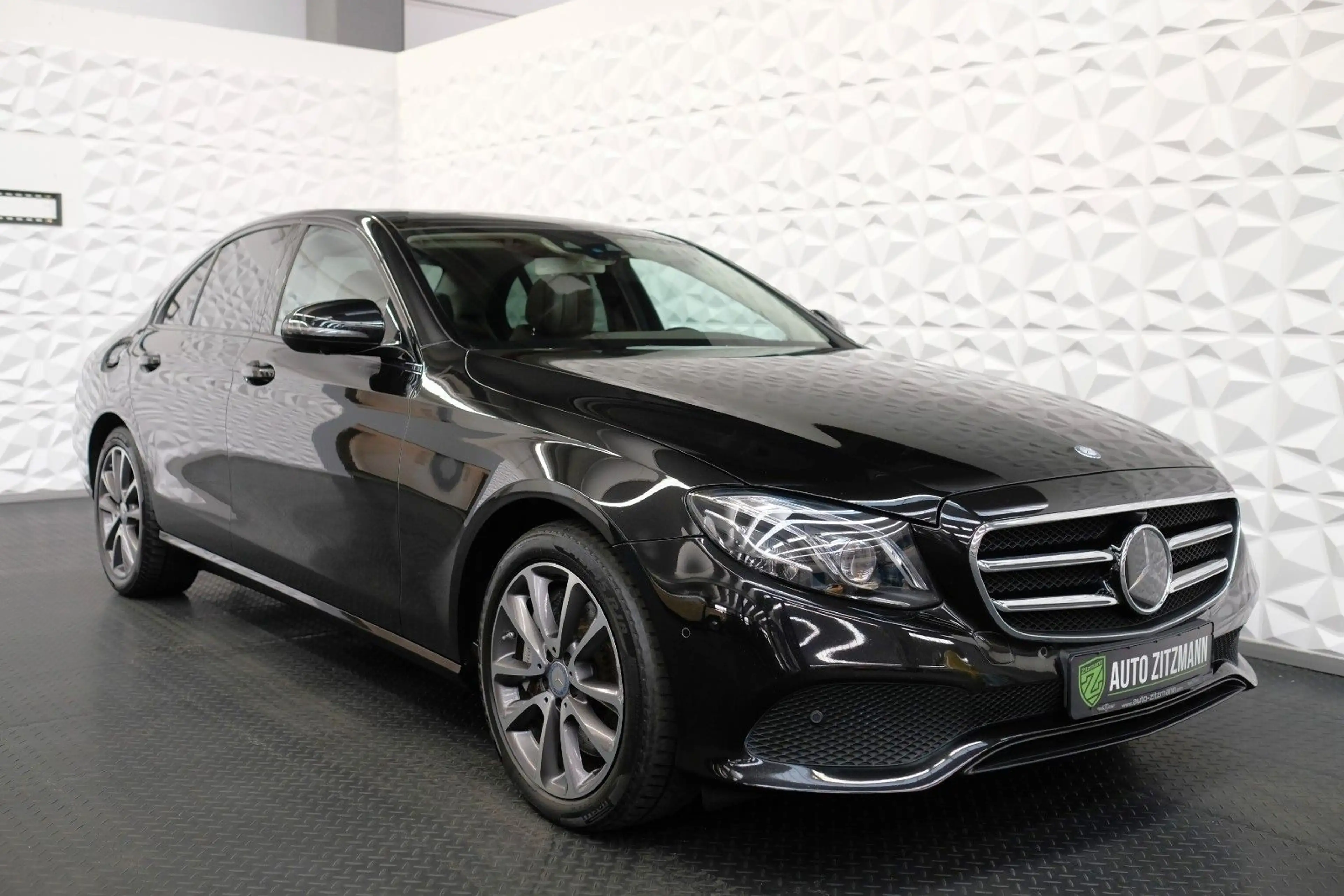 Mercedes-Benz E 400 E400 4Matic Avantgarde/MBEAM/MASSAGE/PANO/BURMES