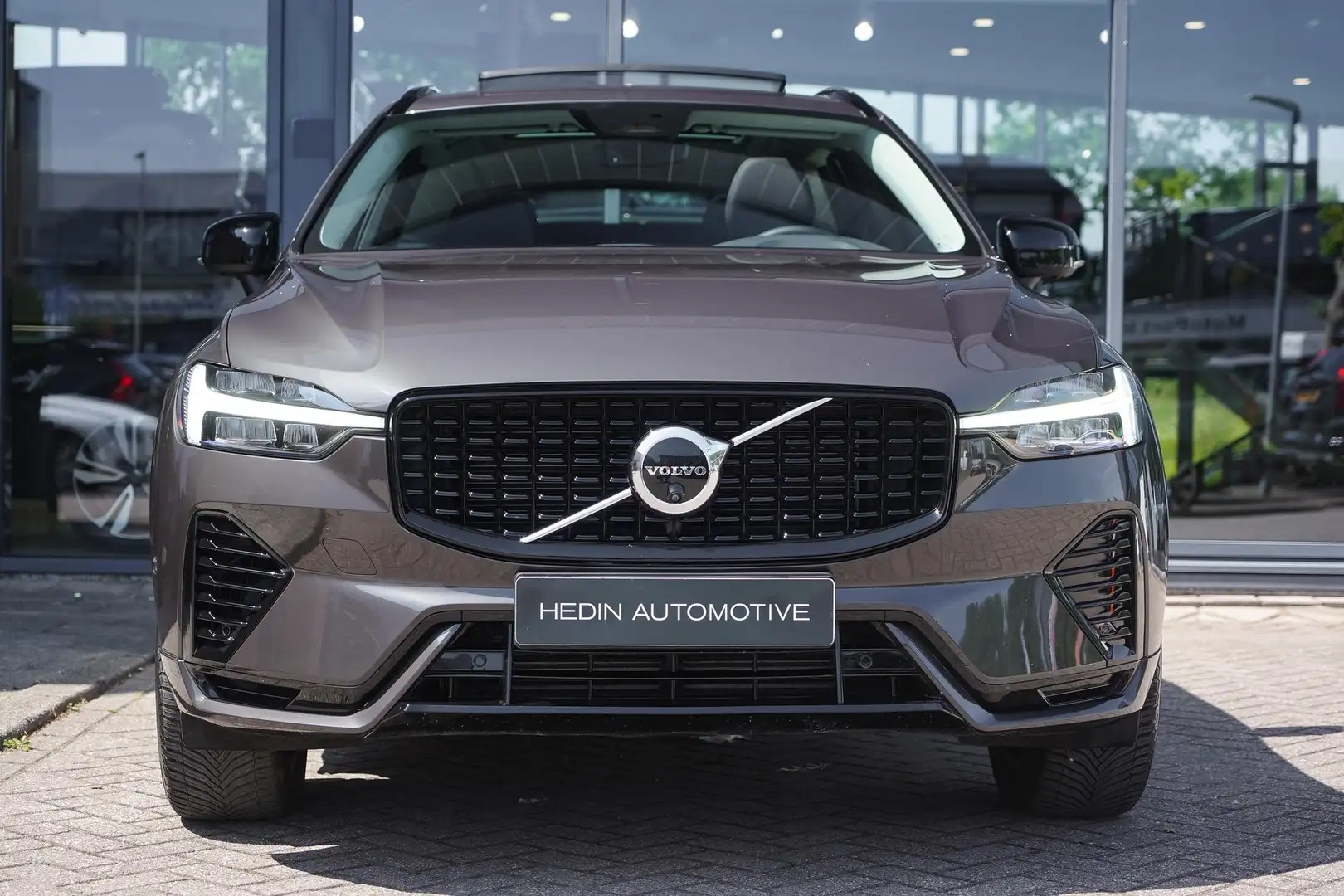 Volvo XC60 2.0 T6 Plug-in hybrid AWD Plus Dark | 2.250 kg tre Grigio - 2