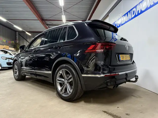 Volkswagen Tiguan view 2