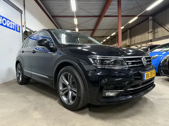 Volkswagen Tiguan view 4