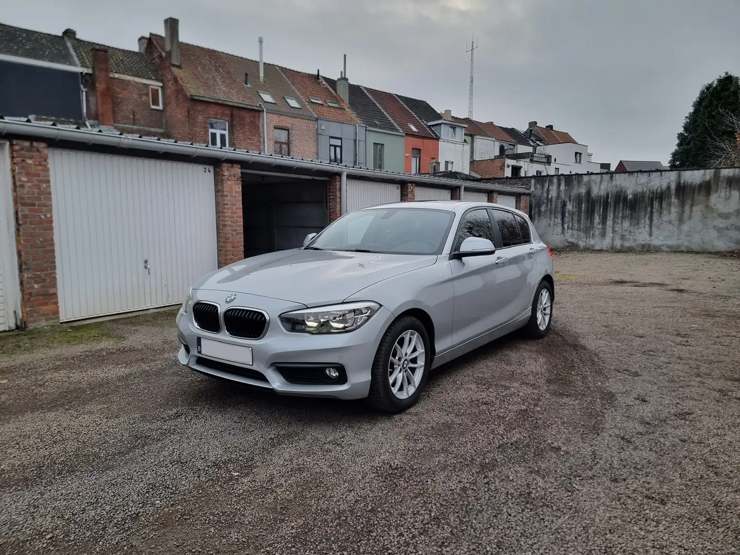 BMW 116 BMW 116d Model Advantage - 8 Traps Automaat Zilver - 1
