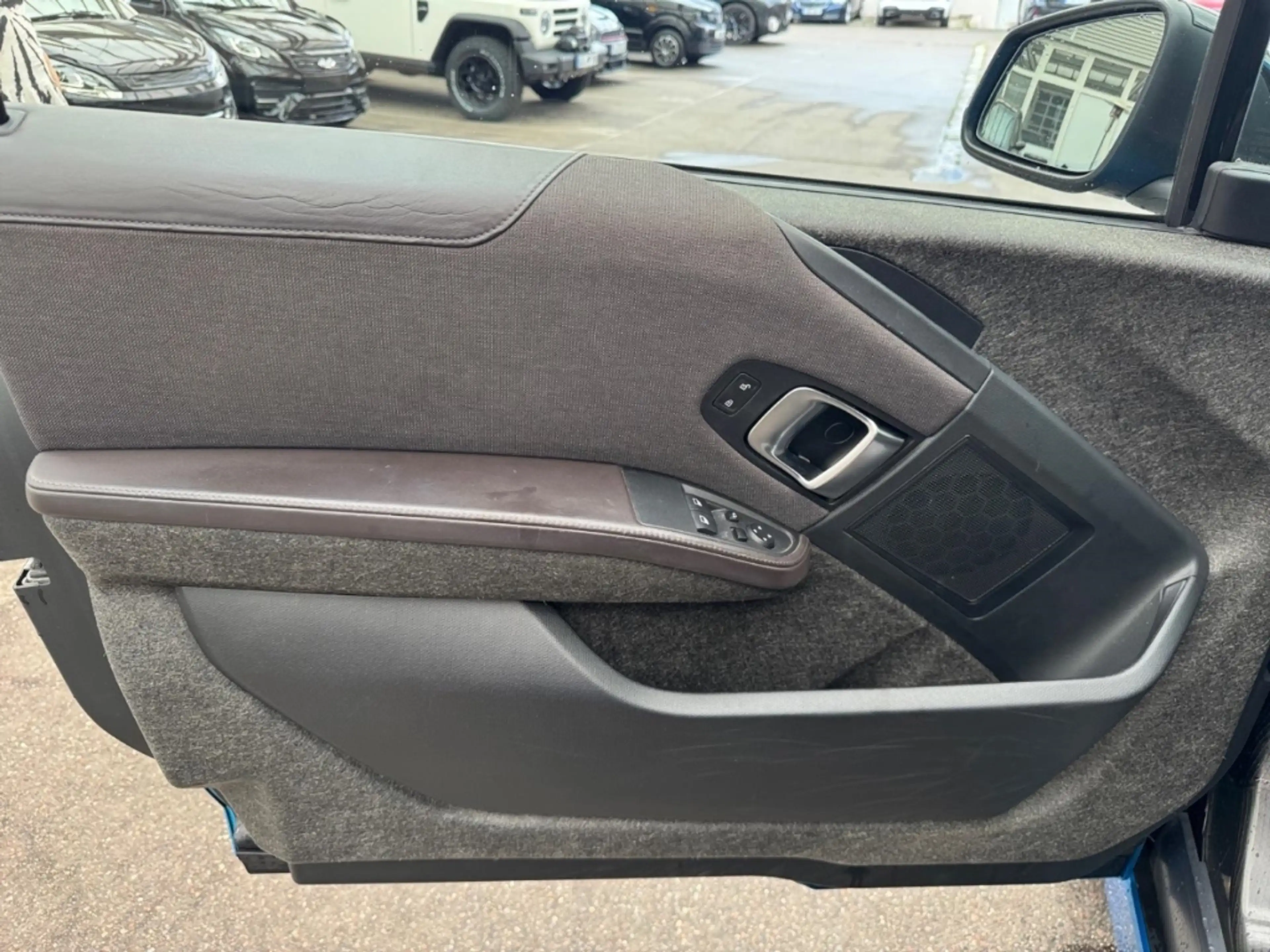 BMW i3 94Ah SUITE+LEDER+PANO+LED+NAVI-PRO+SHZ+PDC+ — photo 14