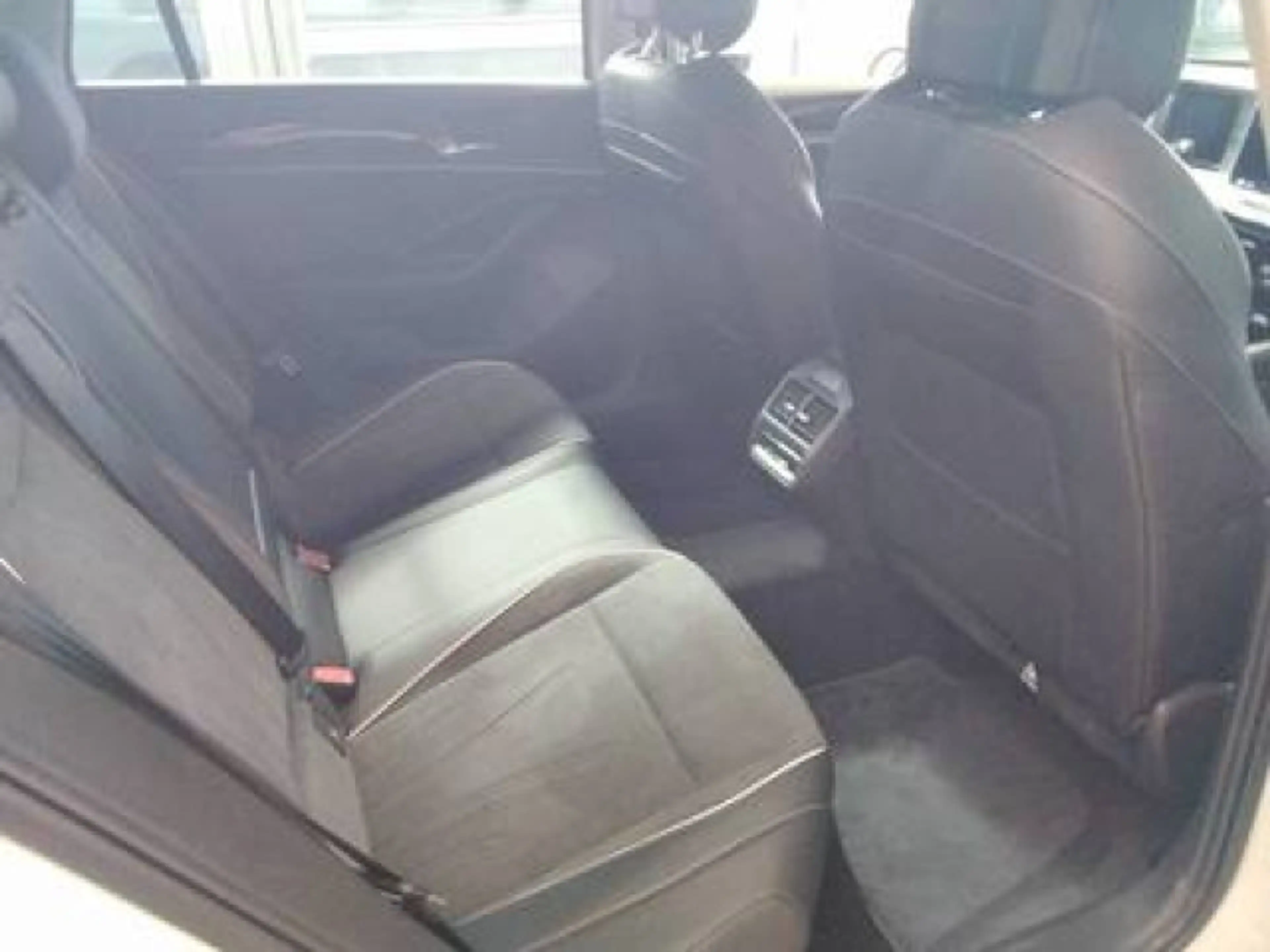 Volkswagen Passat Variant Business 1.5 eTSI AHK 360°KAM NAV — photo 4
