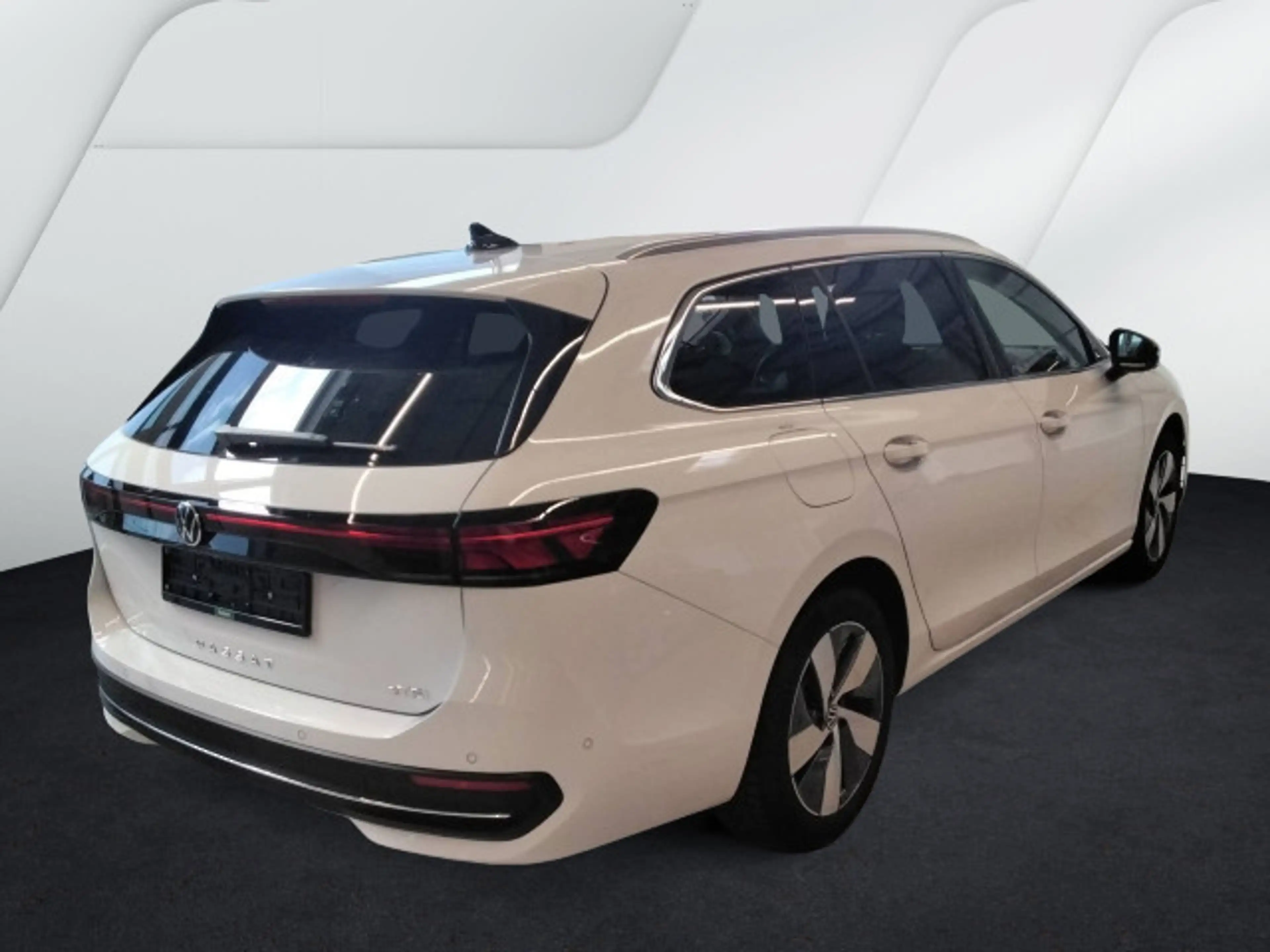 Volkswagen Passat Variant Business 1.5 eTSI AHK 360°KAM NAV — photo 2