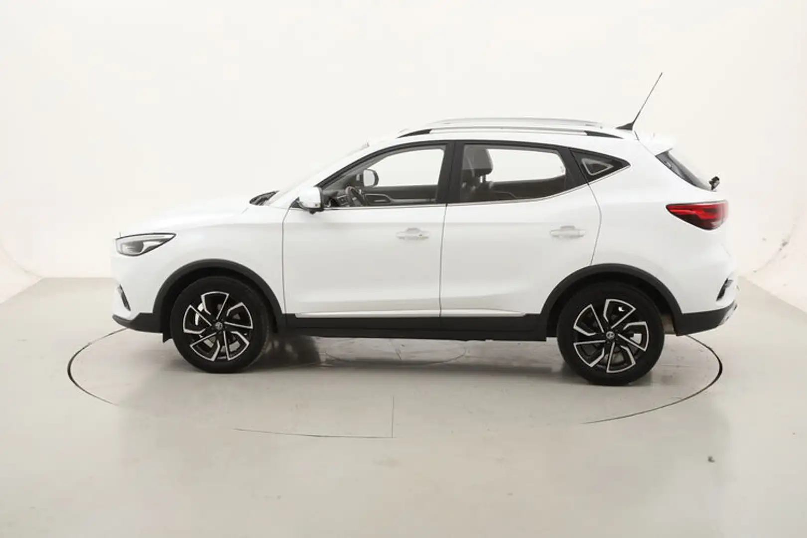 MG ZS Luxury 1.0 Benzina 111CV Bianco - 2