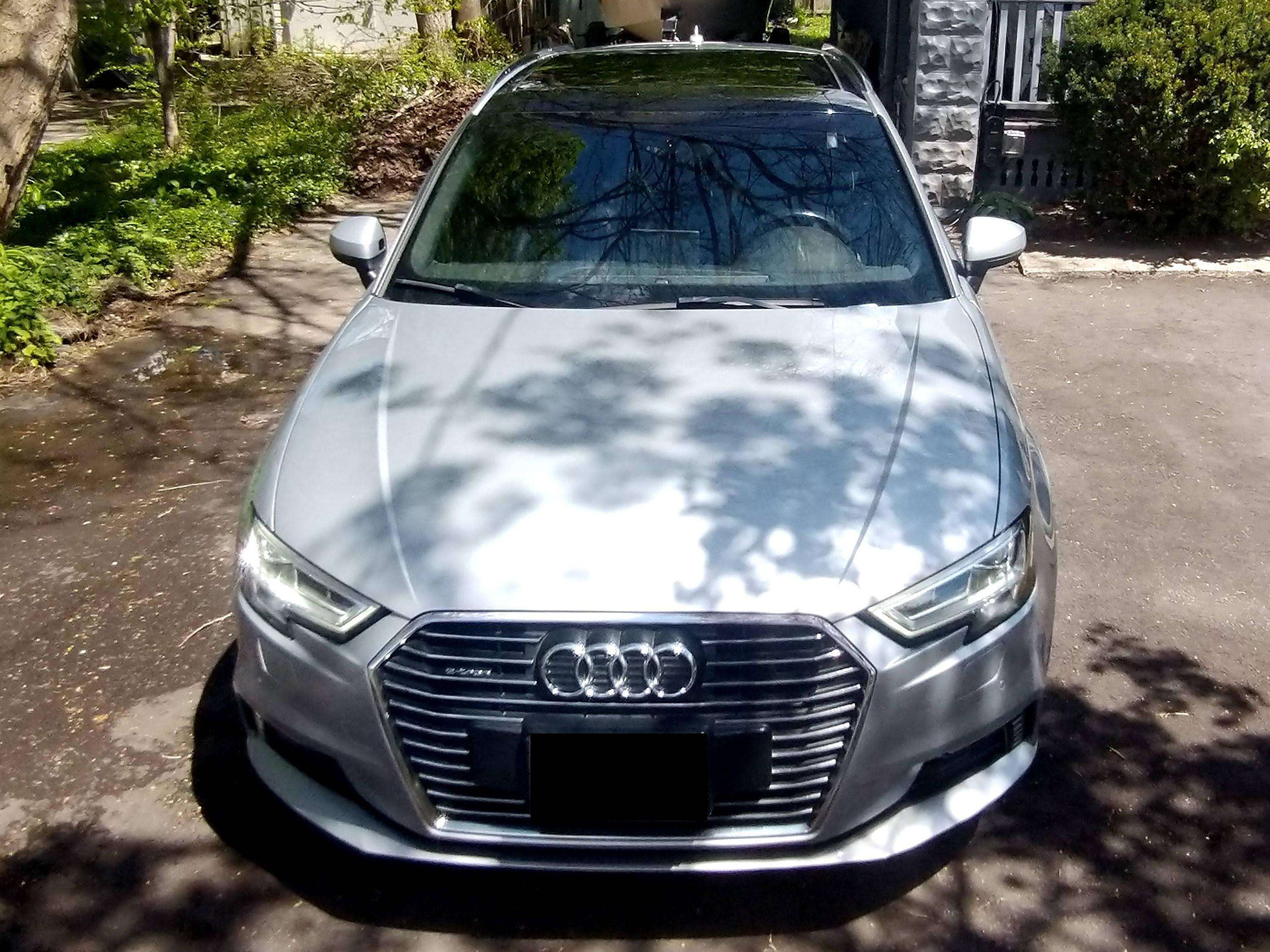 2017 Audi A3 Sportback etron - Technik Trim alt 2
