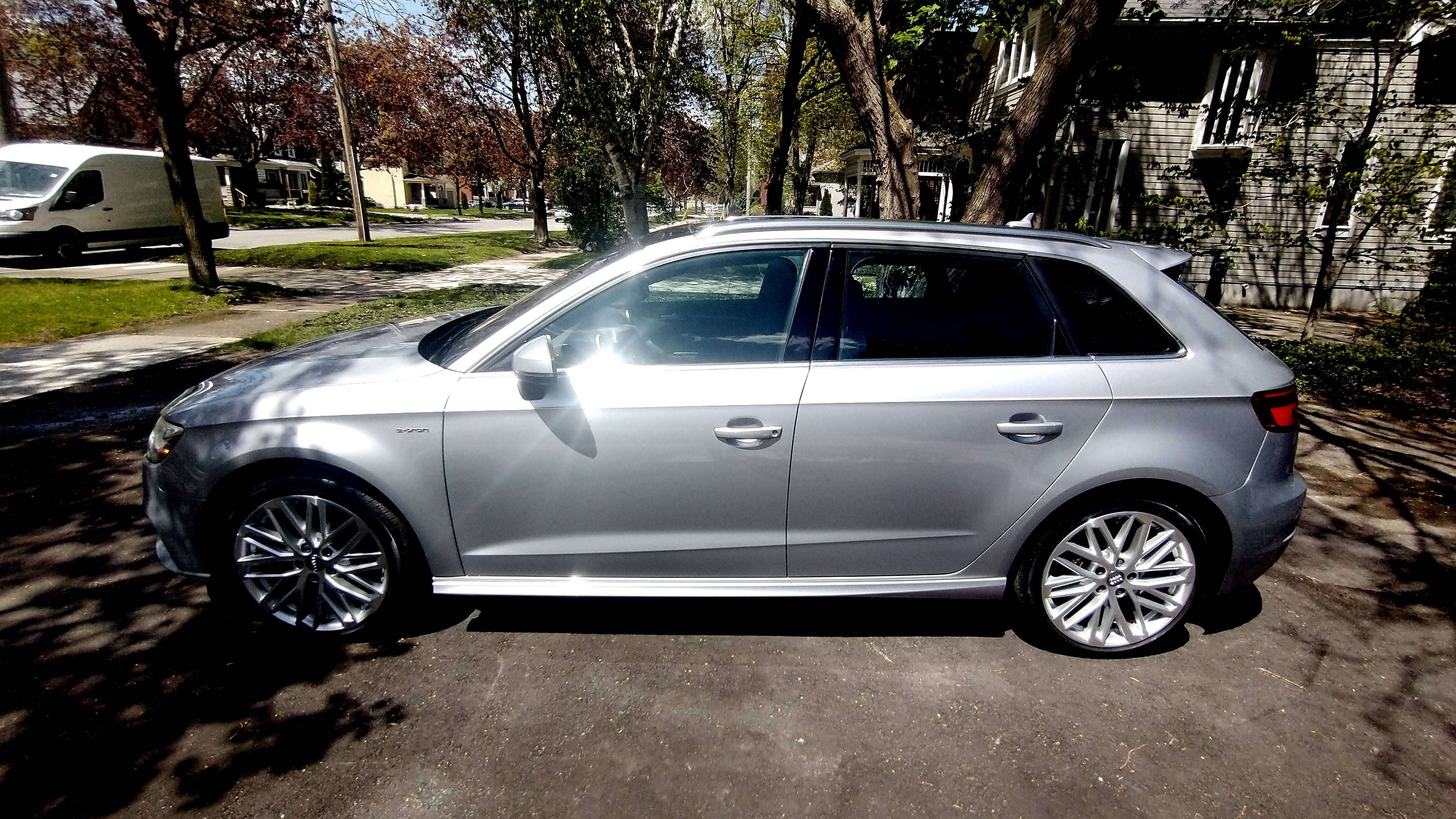 2017 Audi A3 Sportback etron - Technik Trim alt 4
