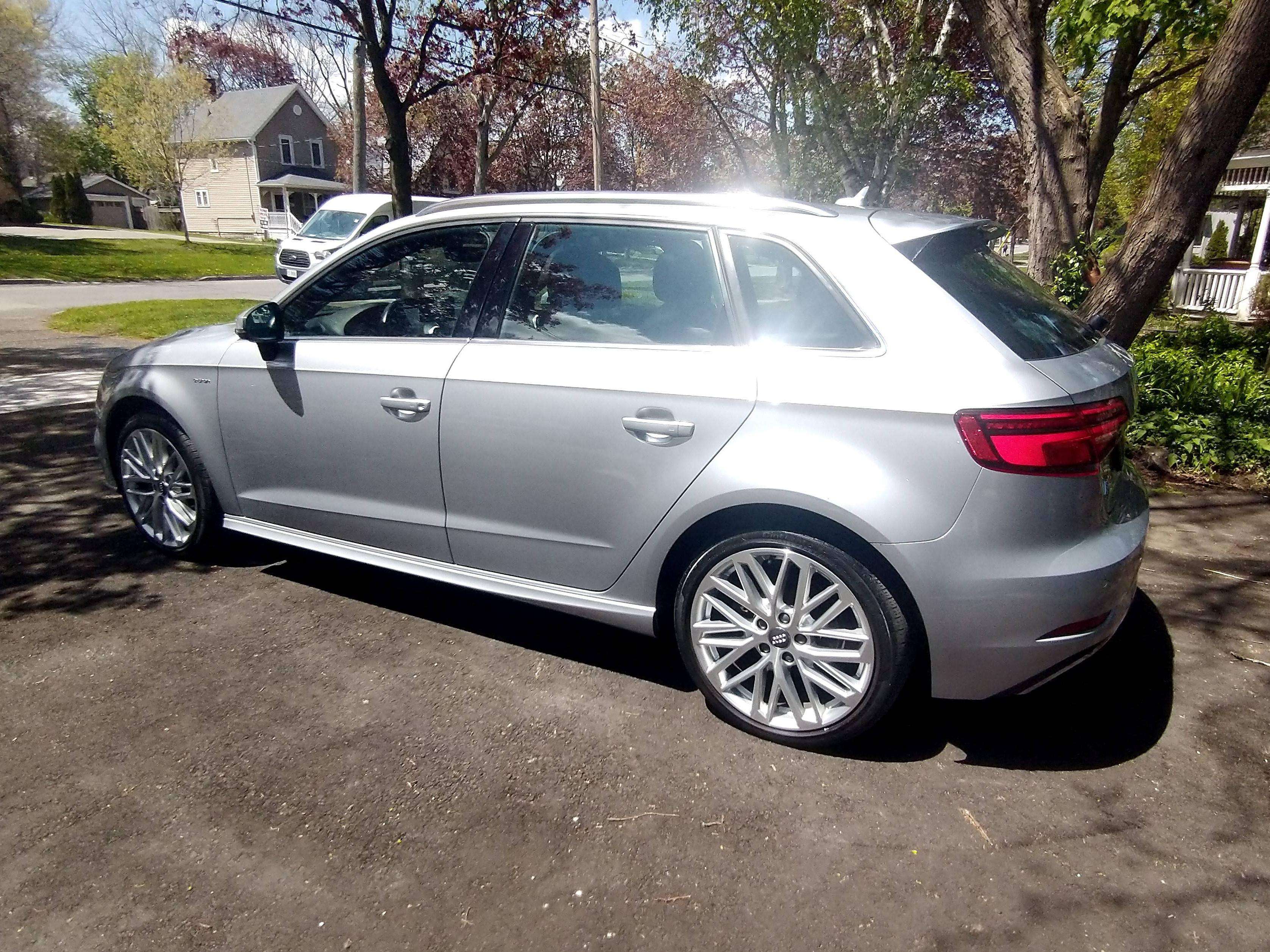 2017 Audi A3 Sportback etron - Technik Trim alt 5