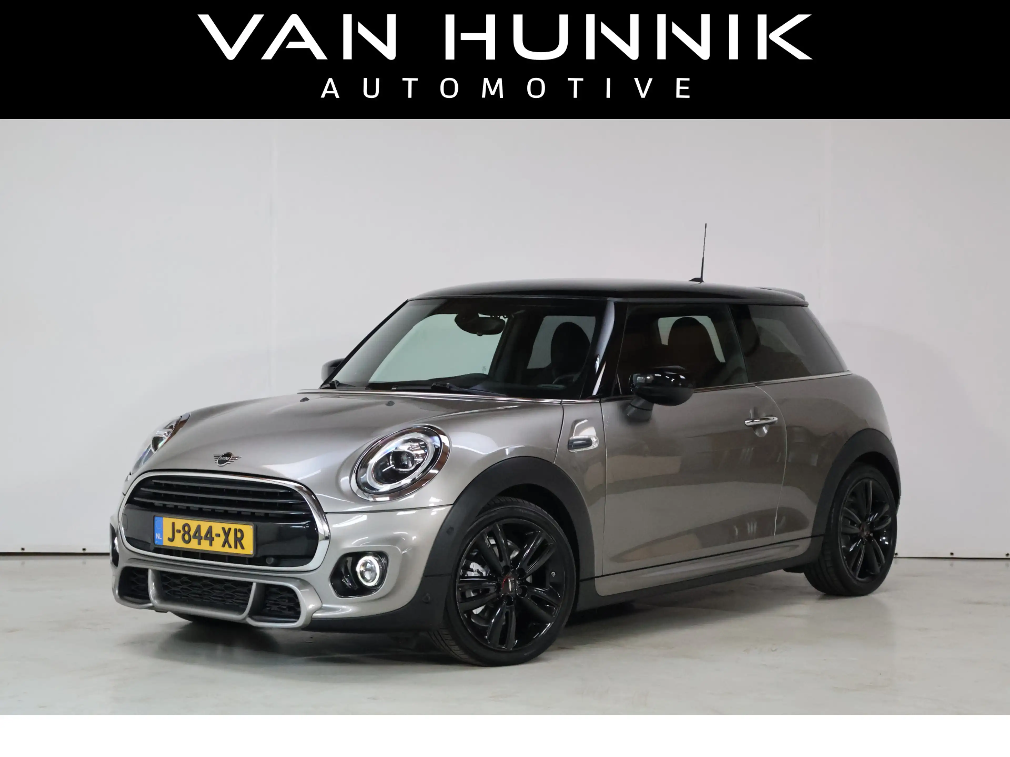 MINI John Cooper Works 3-Deurs 1.5 JCW | Keyless | H&K | Sfeerverlichting