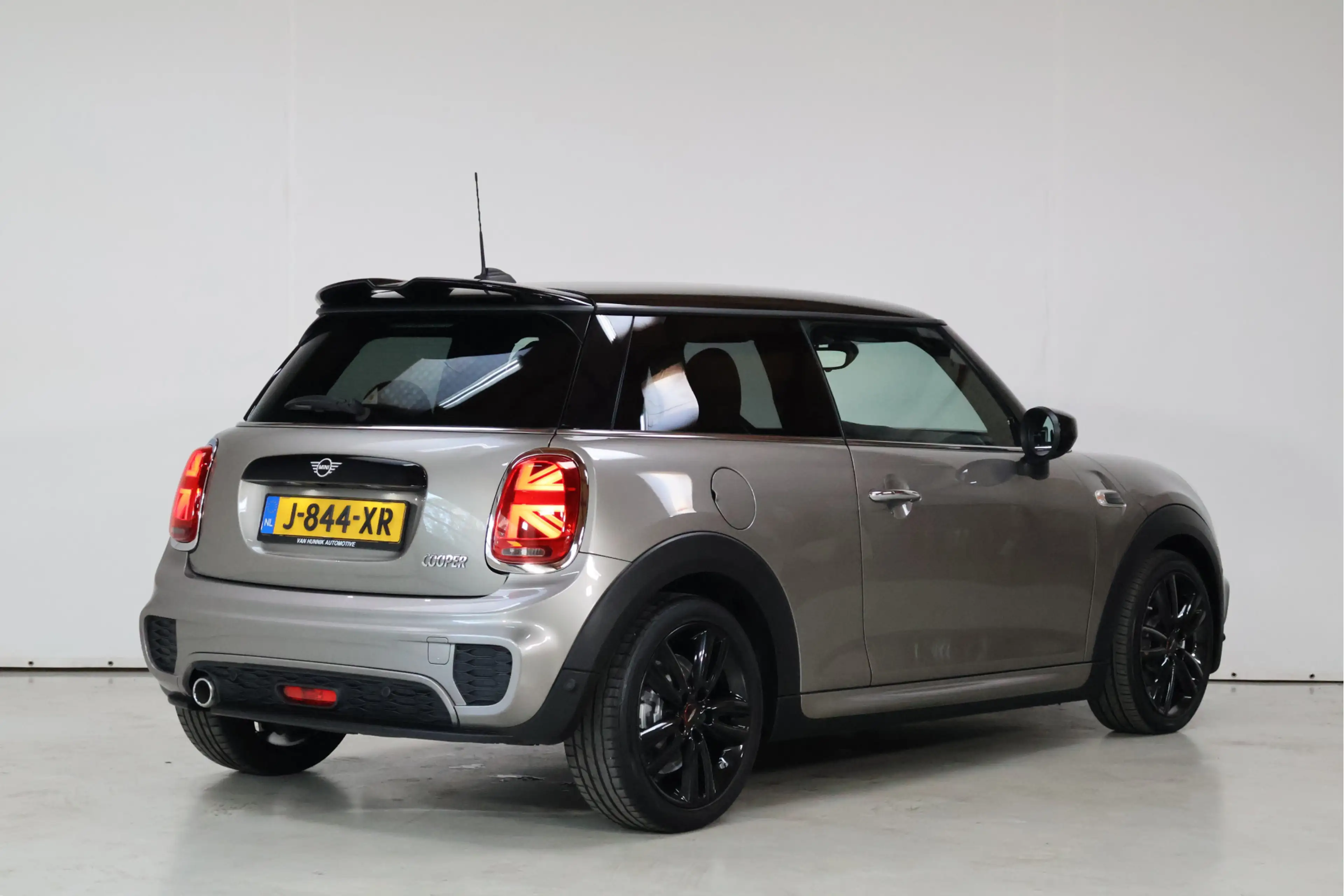 MINI John Cooper Works 3-Deurs 1.5 JCW | Keyless | H&K | Sfeerverlichting — photo 2