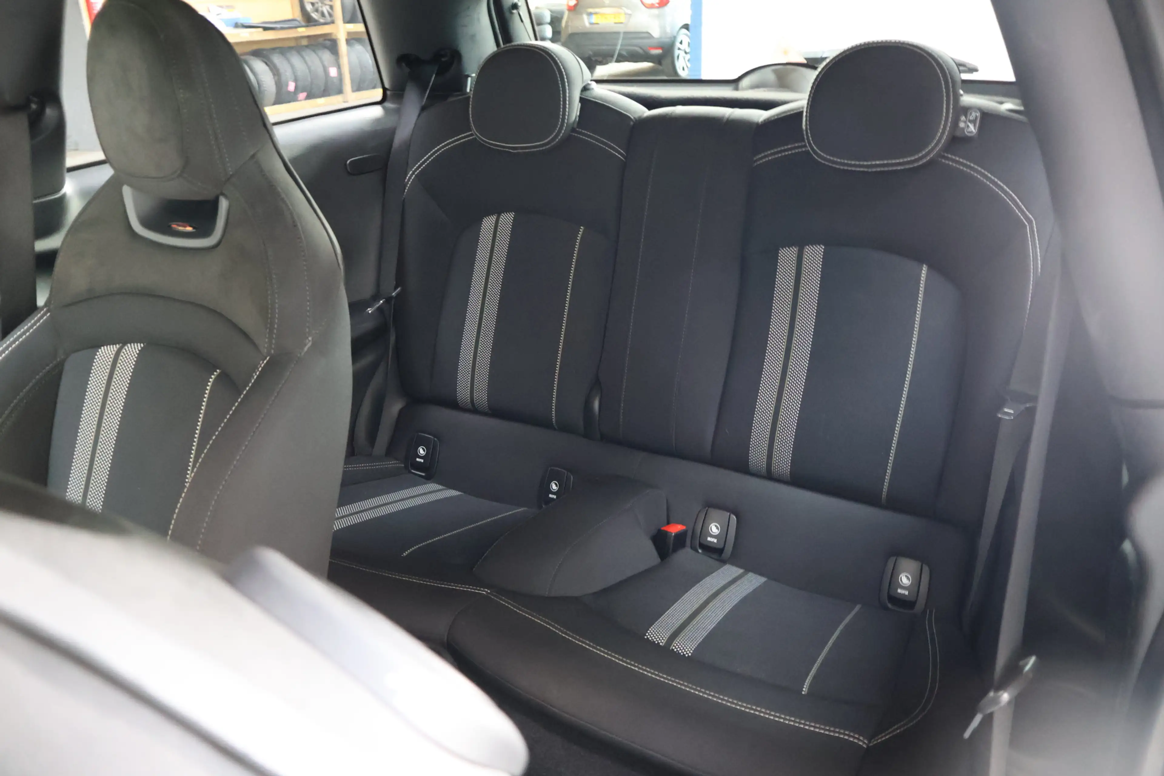 MINI John Cooper Works 3-Deurs 1.5 JCW | Keyless | H&K | Sfeerverlichting — photo 16