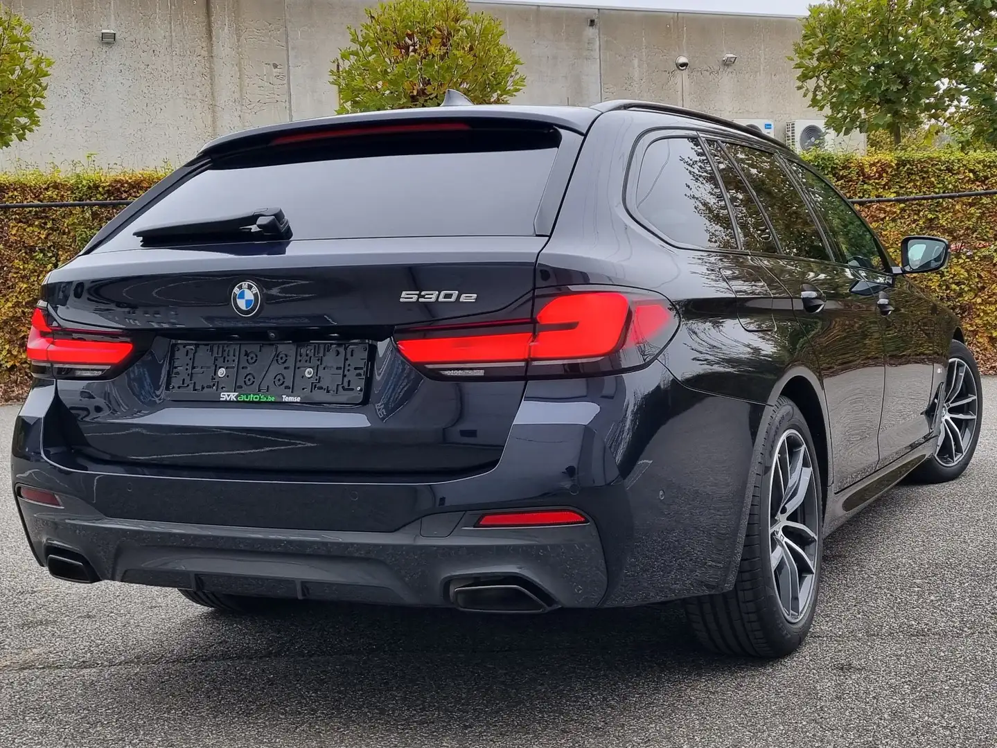BMW 530 Touring eAS PHEV//M-Pakket//Pano... Zwart - 2