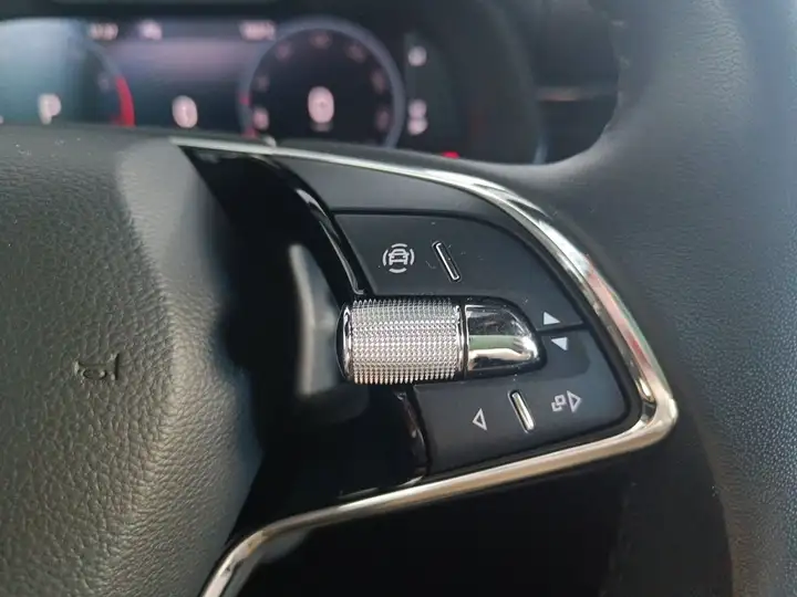 Škoda Kamiq 1.5 TSI Scout 2023, foto 9