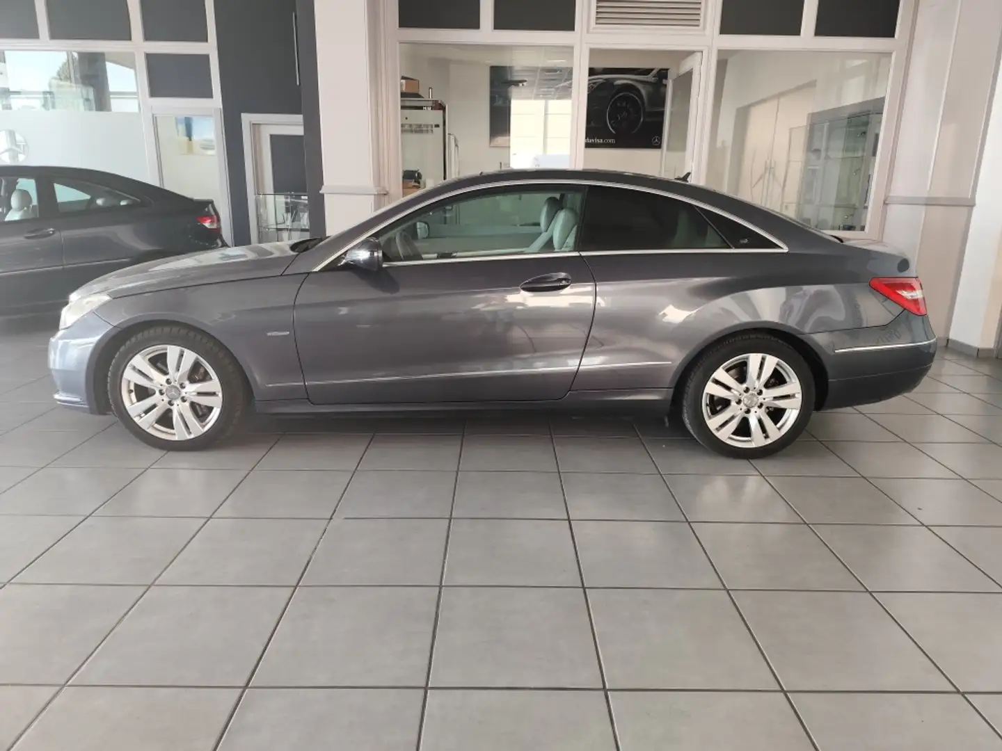 Mercedes-Benz E 350 Coupé 350CDI BE Prime Edition Aut. Grijs - 2