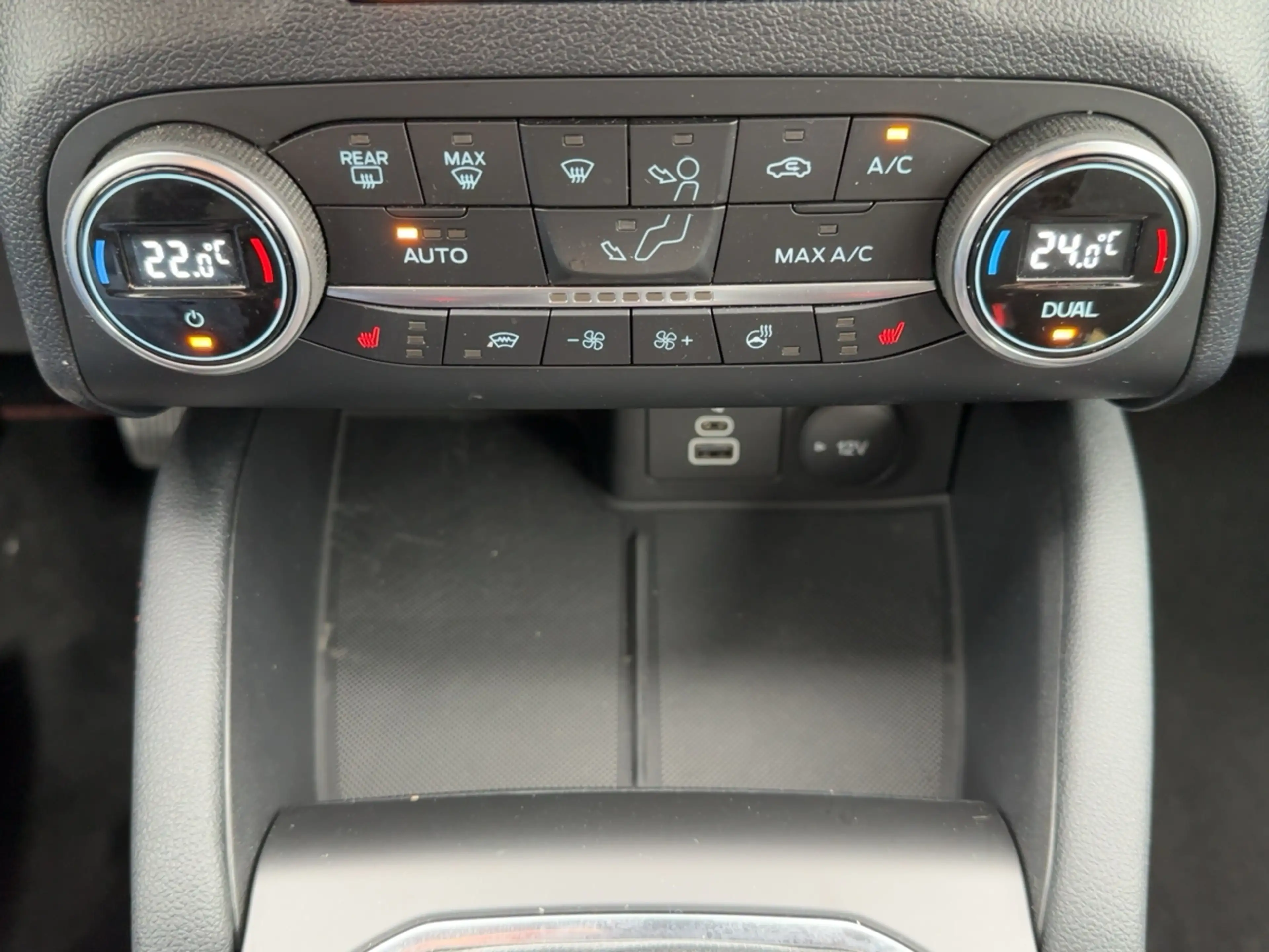 Ford Kuga ST-Line X LED+Navi+Kamera+Winterpaket — photo 12