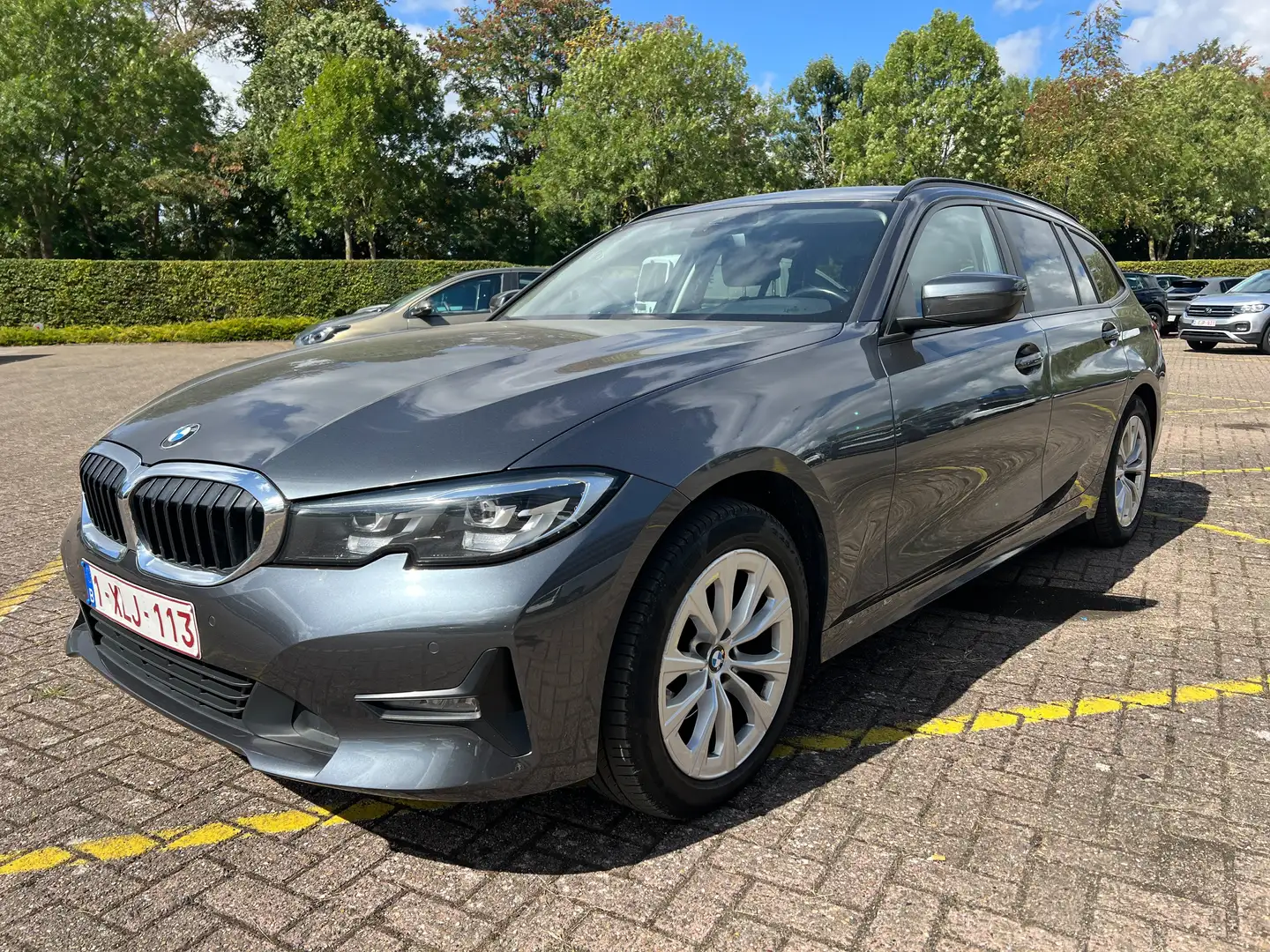 BMW 320 320d Touring Aut.BUSINESS PACK Advantage Grau - 2