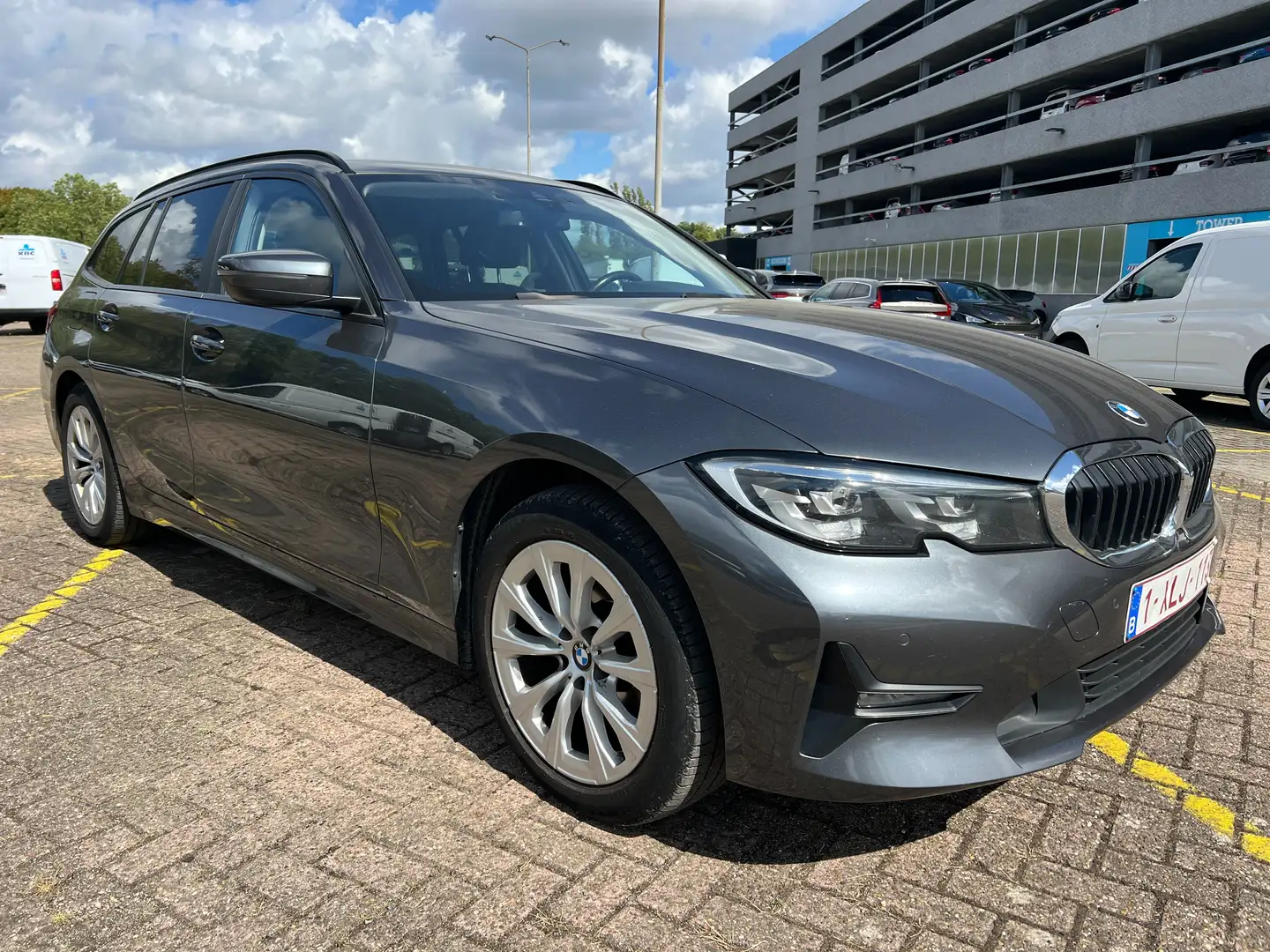 BMW 320 320d Touring Aut.BUSINESS PACK Advantage Grau - 1