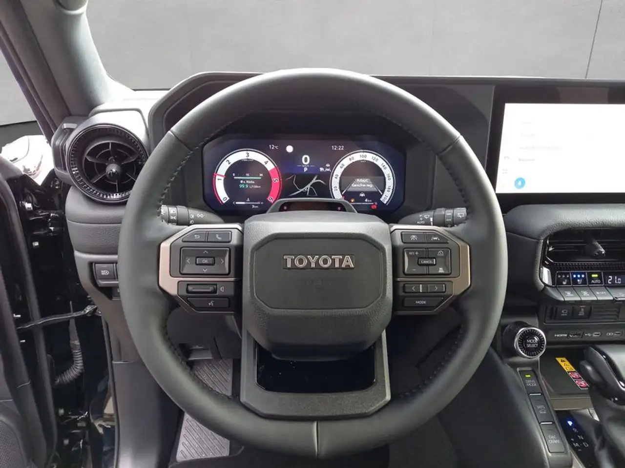Toyota Land Cruiser 2.8 D Mild-Hybrid Executive AHK WKR 11