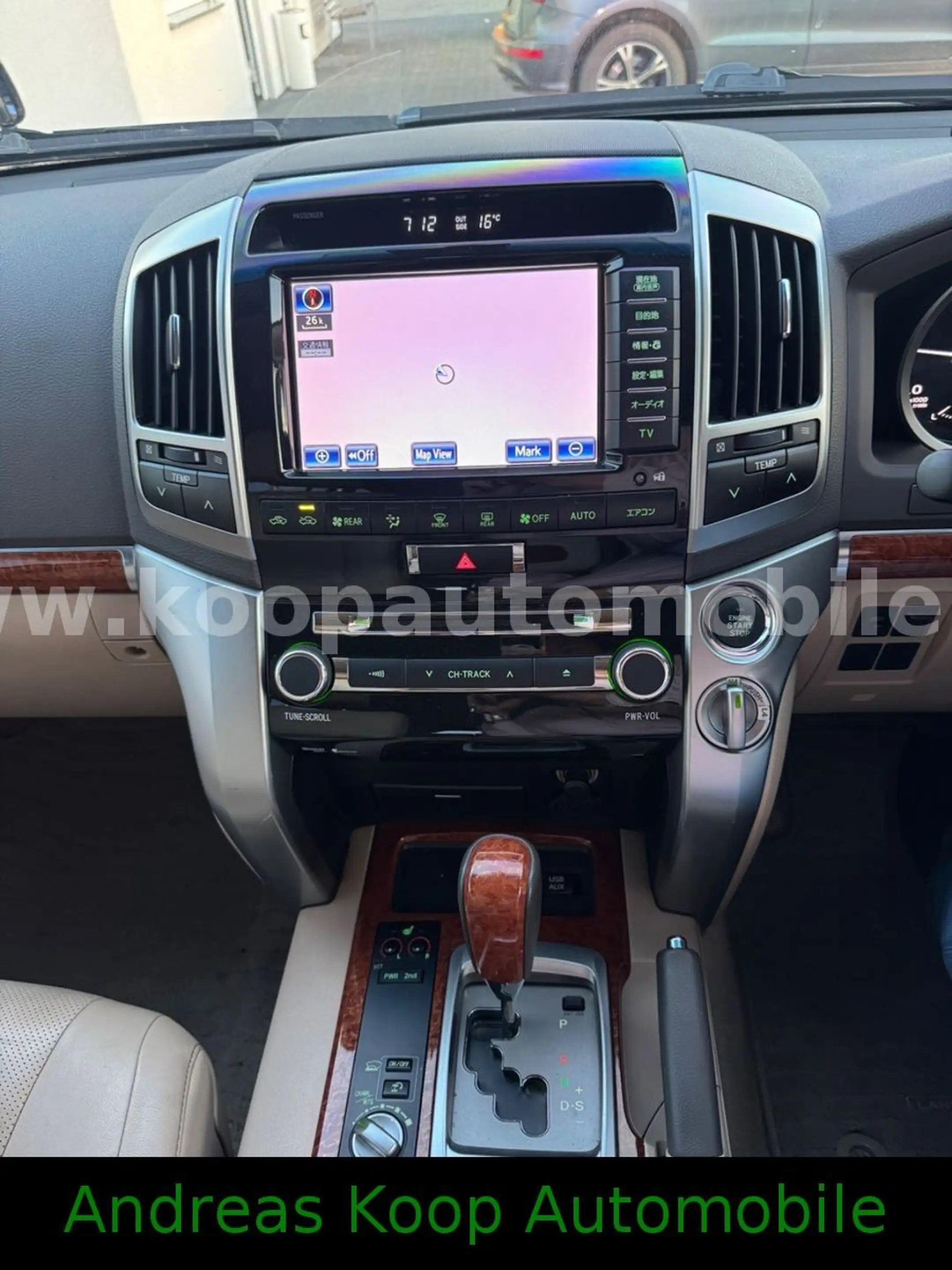 Toyota Land Cruiser 200 4.6 V8 Rechtslenker Top! — photo 11