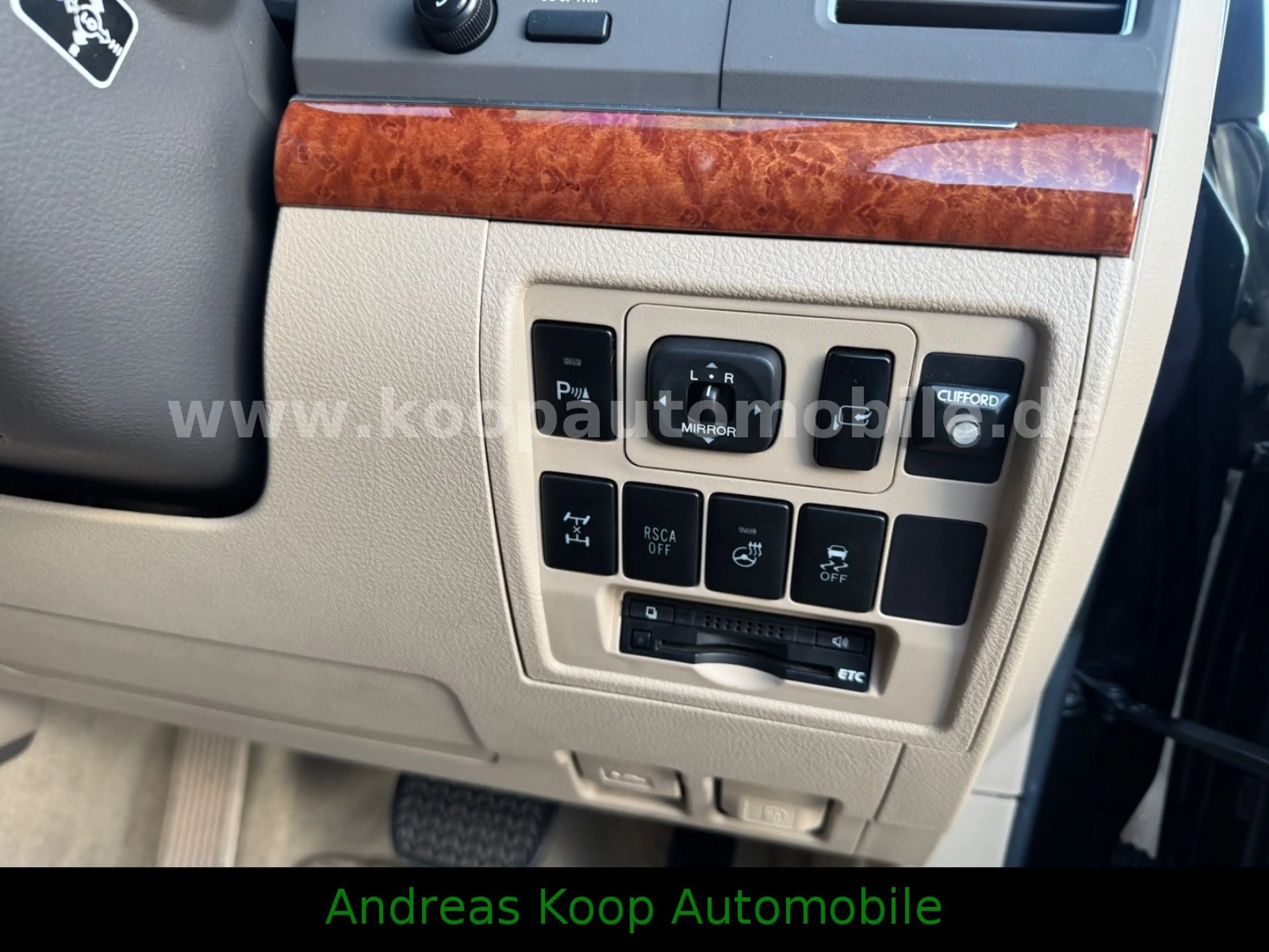 Toyota Land Cruiser 200 4.6 V8 Rechtslenker Top! — photo 9