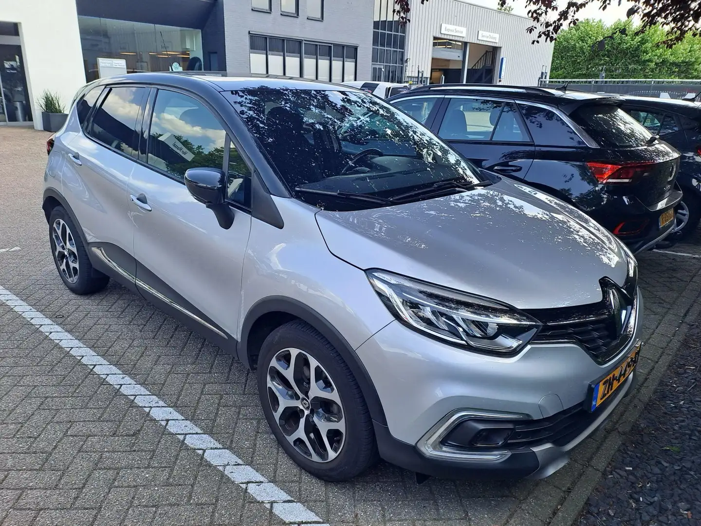 Renault Captur 1.2 TCe Intens | NAVIGATIE | KLIMAATREGELING | STO Grijs - 2